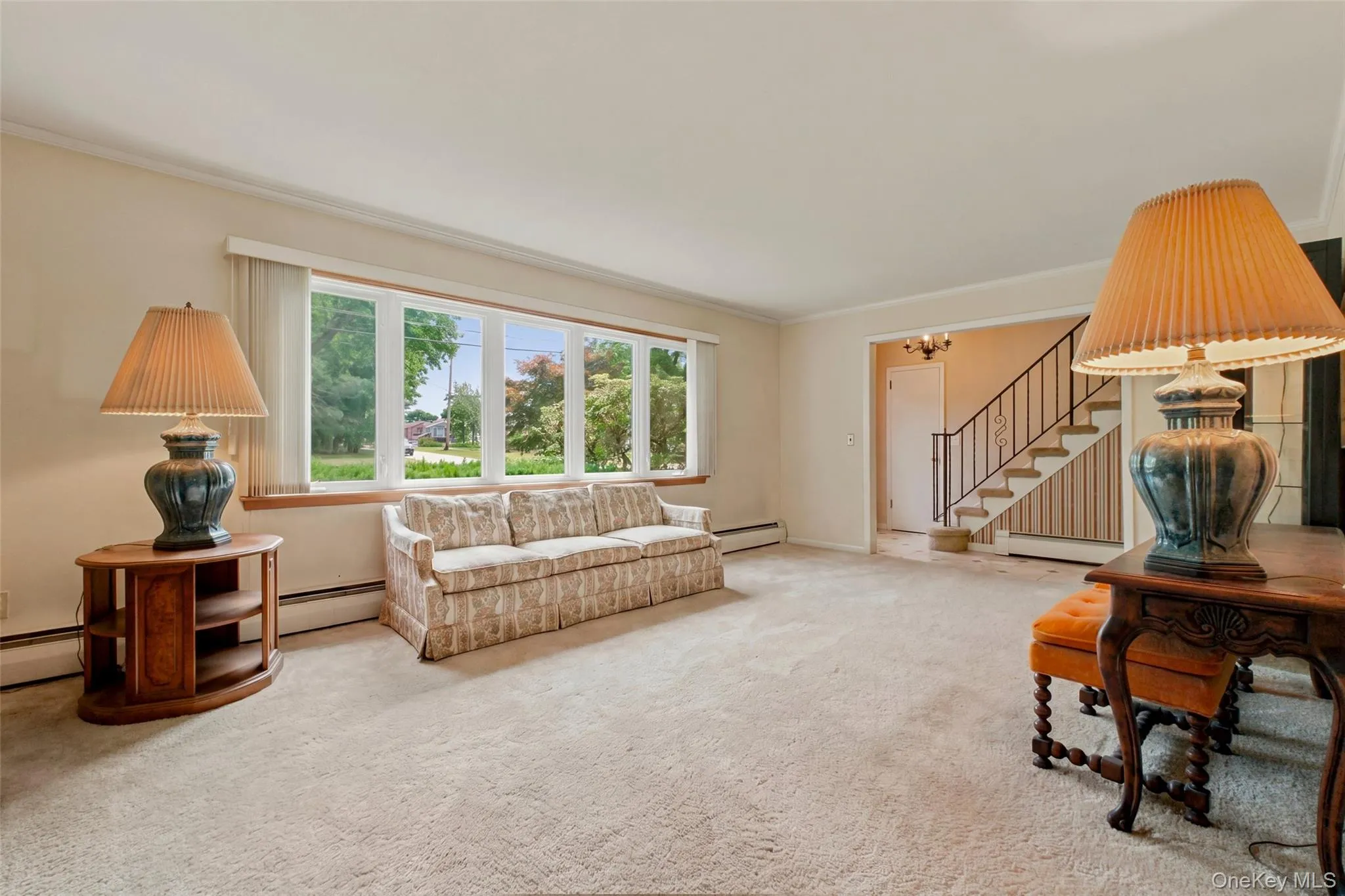 Large spacious rooms throughout. Large spacious rooms throughout.
