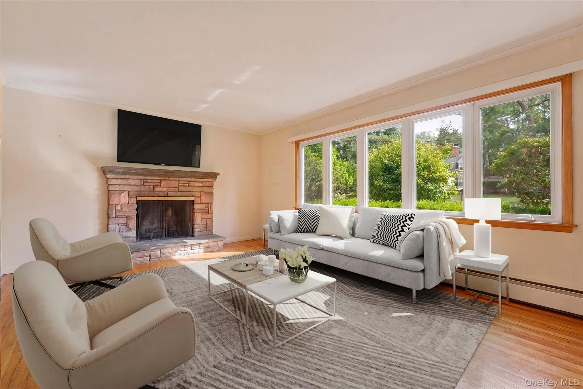Virtually Staged. There are hardwood floors under carpeting. Virtually Staged. There are hardwood floors under carpeting.