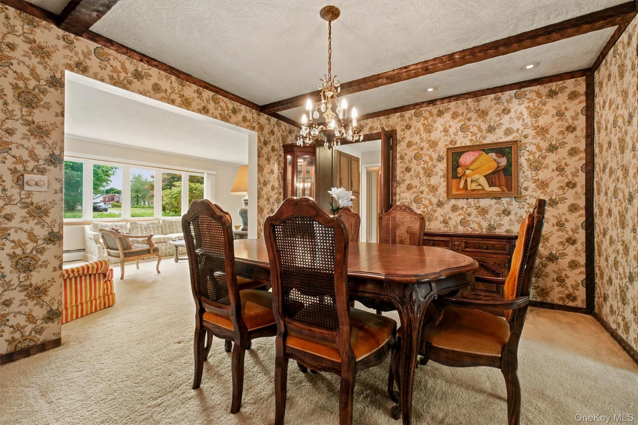 Every large room flows seamlessly into the next room. Every large room flows seamlessly into the next room.