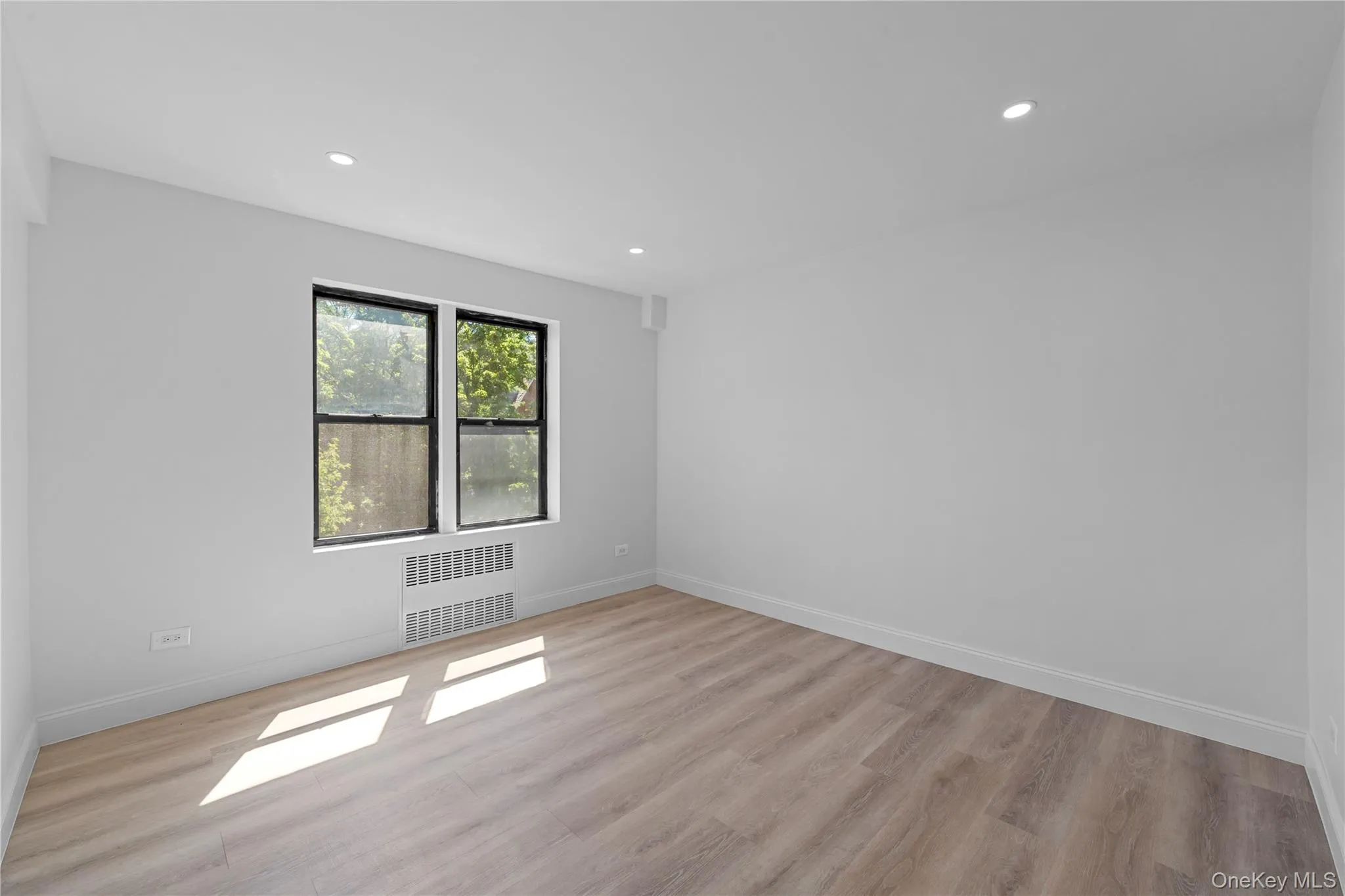 37-20 87th Street, New York, NY, 2 Bedrooms Bedrooms, 5 Rooms Rooms,1 BathroomBathrooms,Residential,For Rent,87th,0,1011464 37-20 87th Street, New York, NY, 2 Bedrooms Bedrooms, 5 Rooms Rooms,1 BathroomBathrooms,Residential,For Rent,87th,0,1011464