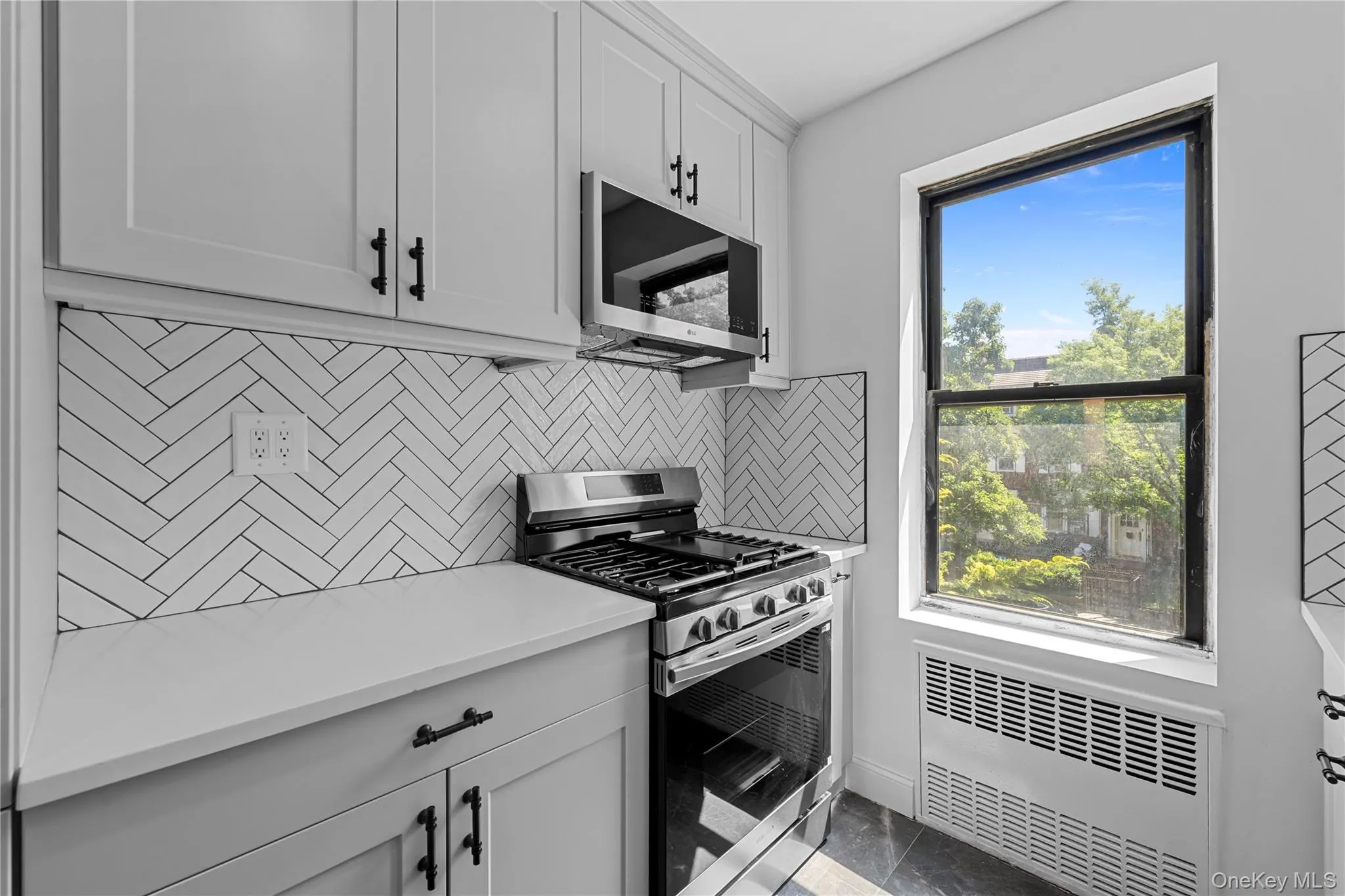 37-20 87th Street, New York, NY, 2 Bedrooms Bedrooms, 5 Rooms Rooms,1 BathroomBathrooms,Residential,For Rent,87th,0,1011464 37-20 87th Street, New York, NY, 2 Bedrooms Bedrooms, 5 Rooms Rooms,1 BathroomBathrooms,Residential,For Rent,87th,0,1011464