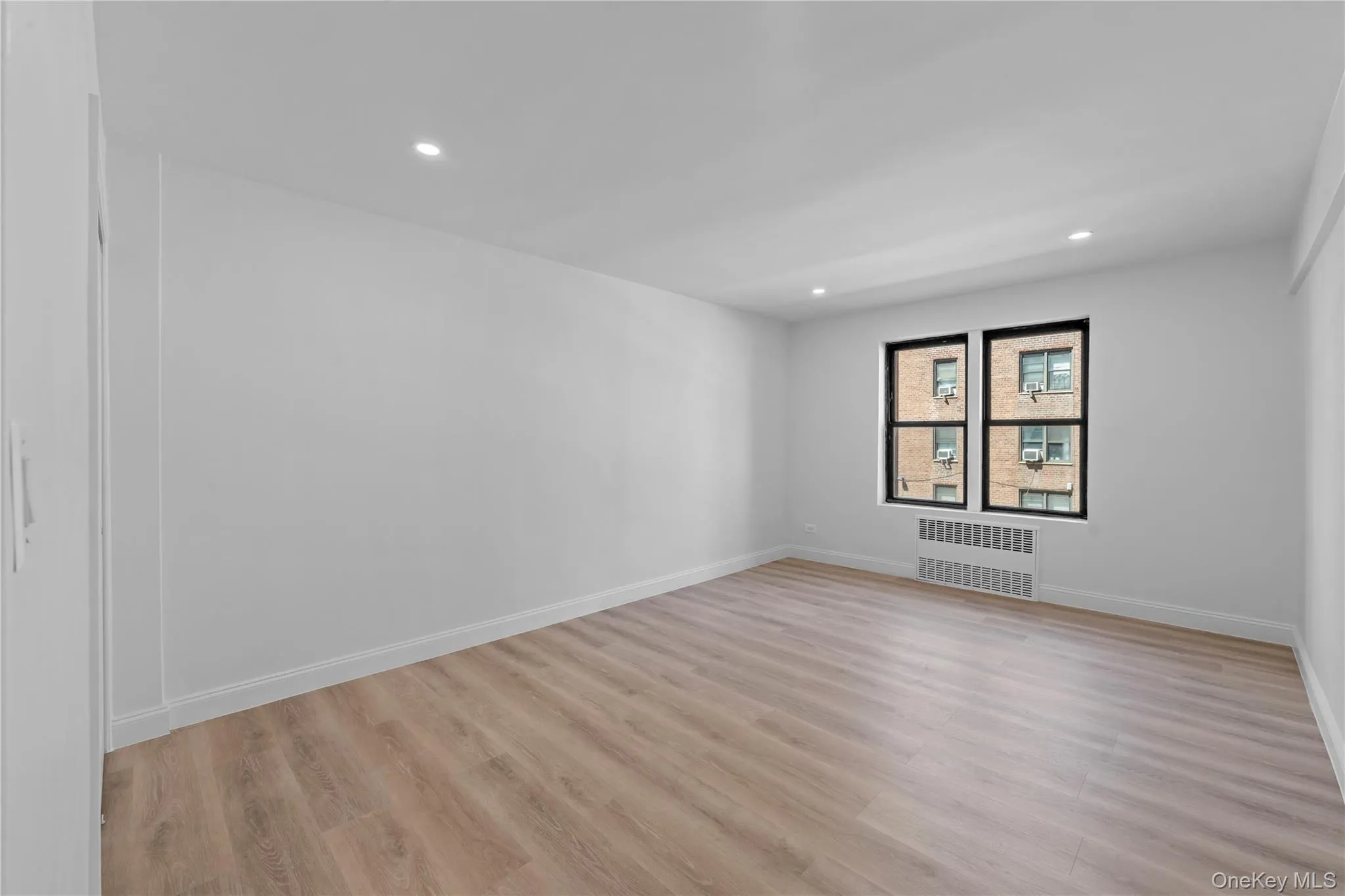 37-20 87th Street, New York, NY, 2 Bedrooms Bedrooms, 5 Rooms Rooms,1 BathroomBathrooms,Residential,For Rent,87th,0,1011464 37-20 87th Street, New York, NY, 2 Bedrooms Bedrooms, 5 Rooms Rooms,1 BathroomBathrooms,Residential,For Rent,87th,0,1011464