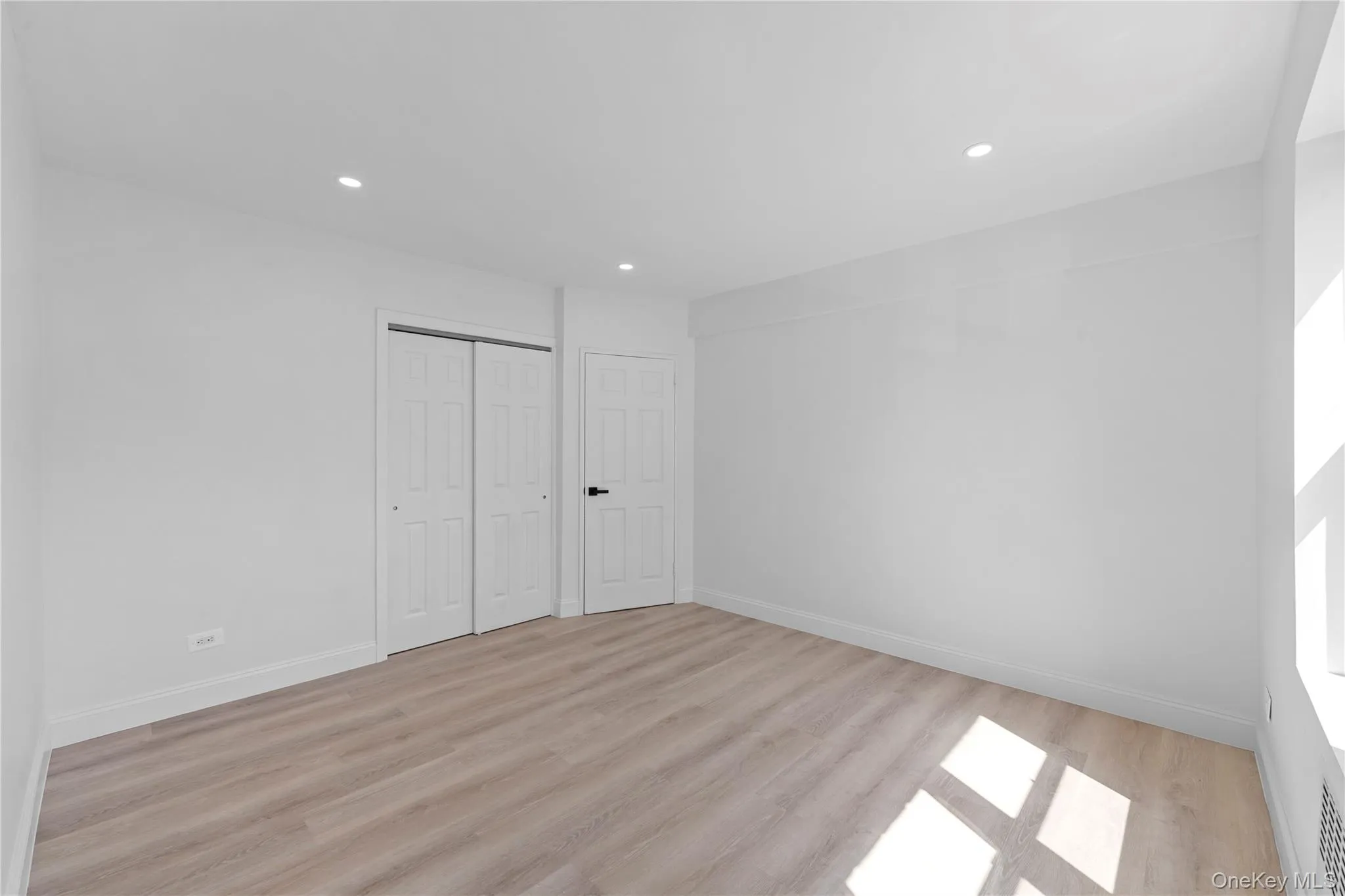 37-20 87th Street, New York, NY, 2 Bedrooms Bedrooms, 5 Rooms Rooms,1 BathroomBathrooms,Residential,For Rent,87th,0,1011464 37-20 87th Street, New York, NY, 2 Bedrooms Bedrooms, 5 Rooms Rooms,1 BathroomBathrooms,Residential,For Rent,87th,0,1011464