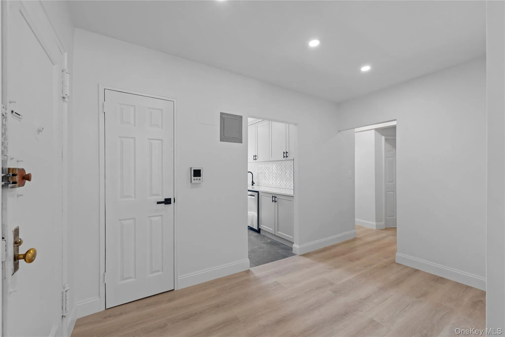 37-20 87th Street, New York, NY, 2 Bedrooms Bedrooms, 5 Rooms Rooms,1 BathroomBathrooms,Residential,For Rent,87th,0,1011464 37-20 87th Street, New York, NY, 2 Bedrooms Bedrooms, 5 Rooms Rooms,1 BathroomBathrooms,Residential,For Rent,87th,0,1011464