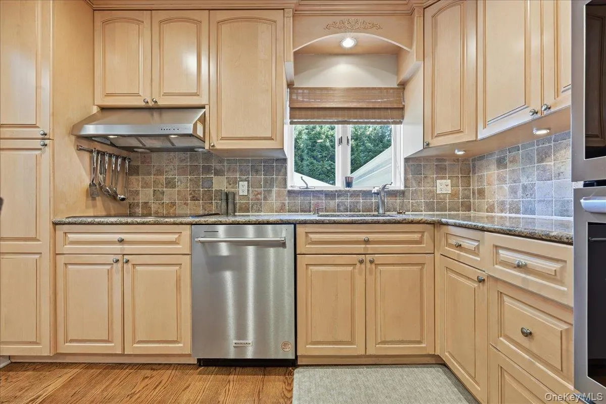 33 Pell Terrace, Hempstead, NY, 4 Bedrooms Bedrooms, 8 Rooms Rooms,3 BathroomsBathrooms,Residential,For Rent,Pell,0,1011468 33 Pell Terrace, Hempstead, NY, 4 Bedrooms Bedrooms, 8 Rooms Rooms,3 BathroomsBathrooms,Residential,For Rent,Pell,0,1011468