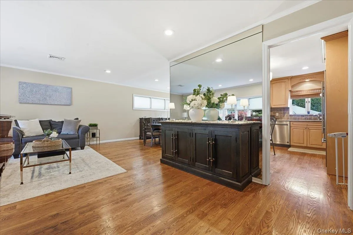 33 Pell Terrace, Hempstead, NY, 4 Bedrooms Bedrooms, 8 Rooms Rooms,3 BathroomsBathrooms,Residential,For Rent,Pell,0,1011468 33 Pell Terrace, Hempstead, NY, 4 Bedrooms Bedrooms, 8 Rooms Rooms,3 BathroomsBathrooms,Residential,For Rent,Pell,0,1011468