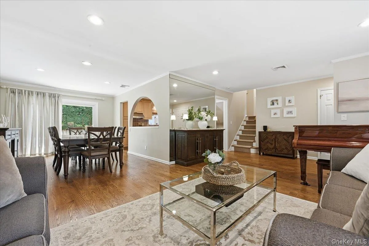 33 Pell Terrace, Hempstead, NY, 4 Bedrooms Bedrooms, 8 Rooms Rooms,3 BathroomsBathrooms,Residential,For Rent,Pell,0,1011468 33 Pell Terrace, Hempstead, NY, 4 Bedrooms Bedrooms, 8 Rooms Rooms,3 BathroomsBathrooms,Residential,For Rent,Pell,0,1011468