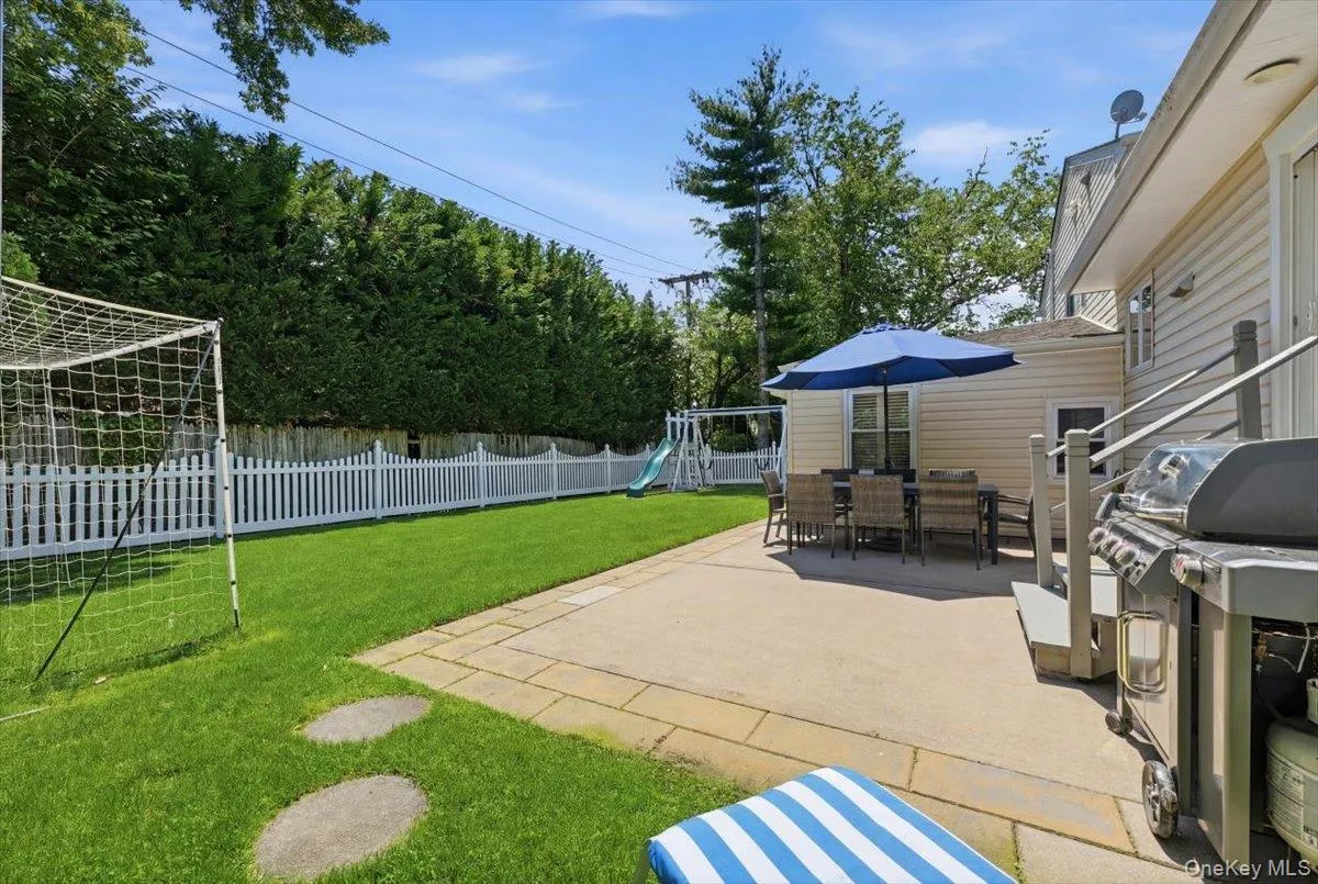 33 Pell Terrace, Hempstead, NY, 4 Bedrooms Bedrooms, 8 Rooms Rooms,3 BathroomsBathrooms,Residential,For Rent,Pell,0,1011468 33 Pell Terrace, Hempstead, NY, 4 Bedrooms Bedrooms, 8 Rooms Rooms,3 BathroomsBathrooms,Residential,For Rent,Pell,0,1011468