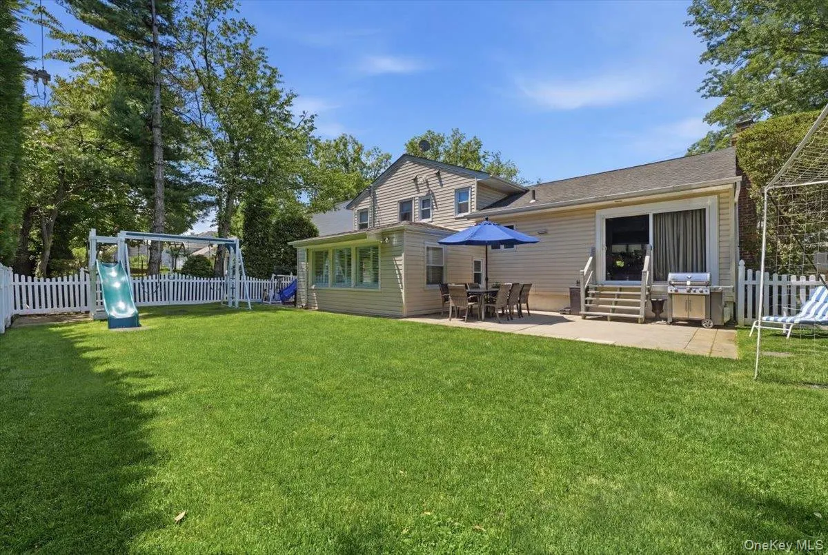 33 Pell Terrace, Hempstead, NY, 4 Bedrooms Bedrooms, 8 Rooms Rooms,3 BathroomsBathrooms,Residential,For Rent,Pell,0,1011468 33 Pell Terrace, Hempstead, NY, 4 Bedrooms Bedrooms, 8 Rooms Rooms,3 BathroomsBathrooms,Residential,For Rent,Pell,0,1011468