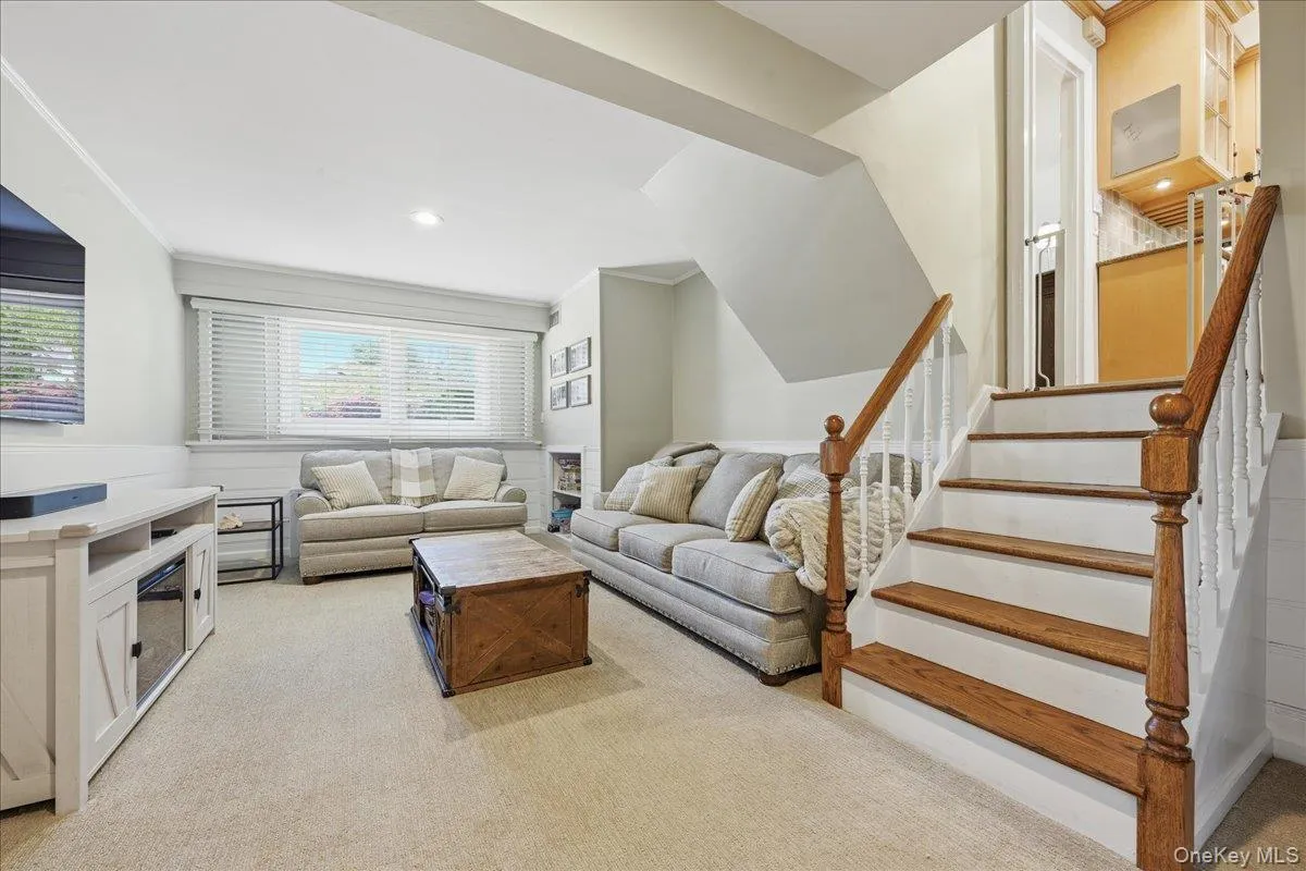 33 Pell Terrace, Hempstead, NY, 4 Bedrooms Bedrooms, 8 Rooms Rooms,3 BathroomsBathrooms,Residential,For Rent,Pell,0,1011468 33 Pell Terrace, Hempstead, NY, 4 Bedrooms Bedrooms, 8 Rooms Rooms,3 BathroomsBathrooms,Residential,For Rent,Pell,0,1011468