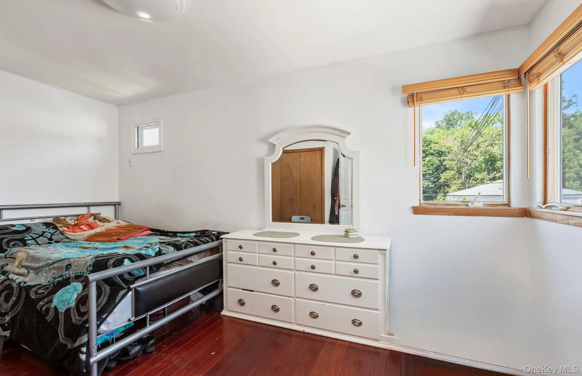 6722 211th Street, New York, NY, 3 Bedrooms Bedrooms, 6 Rooms Rooms,1 BathroomBathrooms,Residential,For Rent,211th,0,1011475 6722 211th Street, New York, NY, 3 Bedrooms Bedrooms, 6 Rooms Rooms,1 BathroomBathrooms,Residential,For Rent,211th,0,1011475