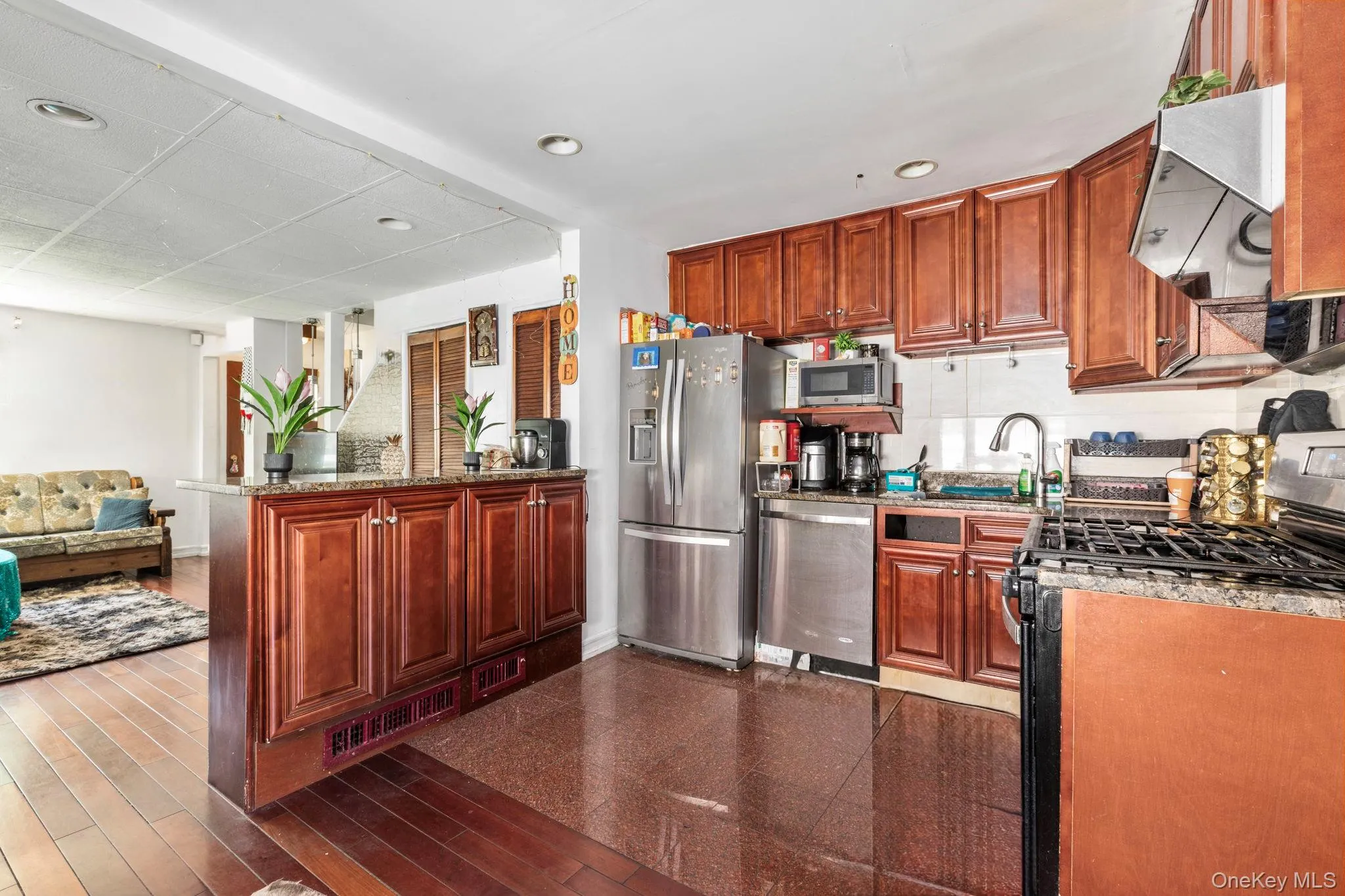 6722 211th Street, New York, NY, 3 Bedrooms Bedrooms, 6 Rooms Rooms,1 BathroomBathrooms,Residential,For Rent,211th,0,1011475 6722 211th Street, New York, NY, 3 Bedrooms Bedrooms, 6 Rooms Rooms,1 BathroomBathrooms,Residential,For Rent,211th,0,1011475