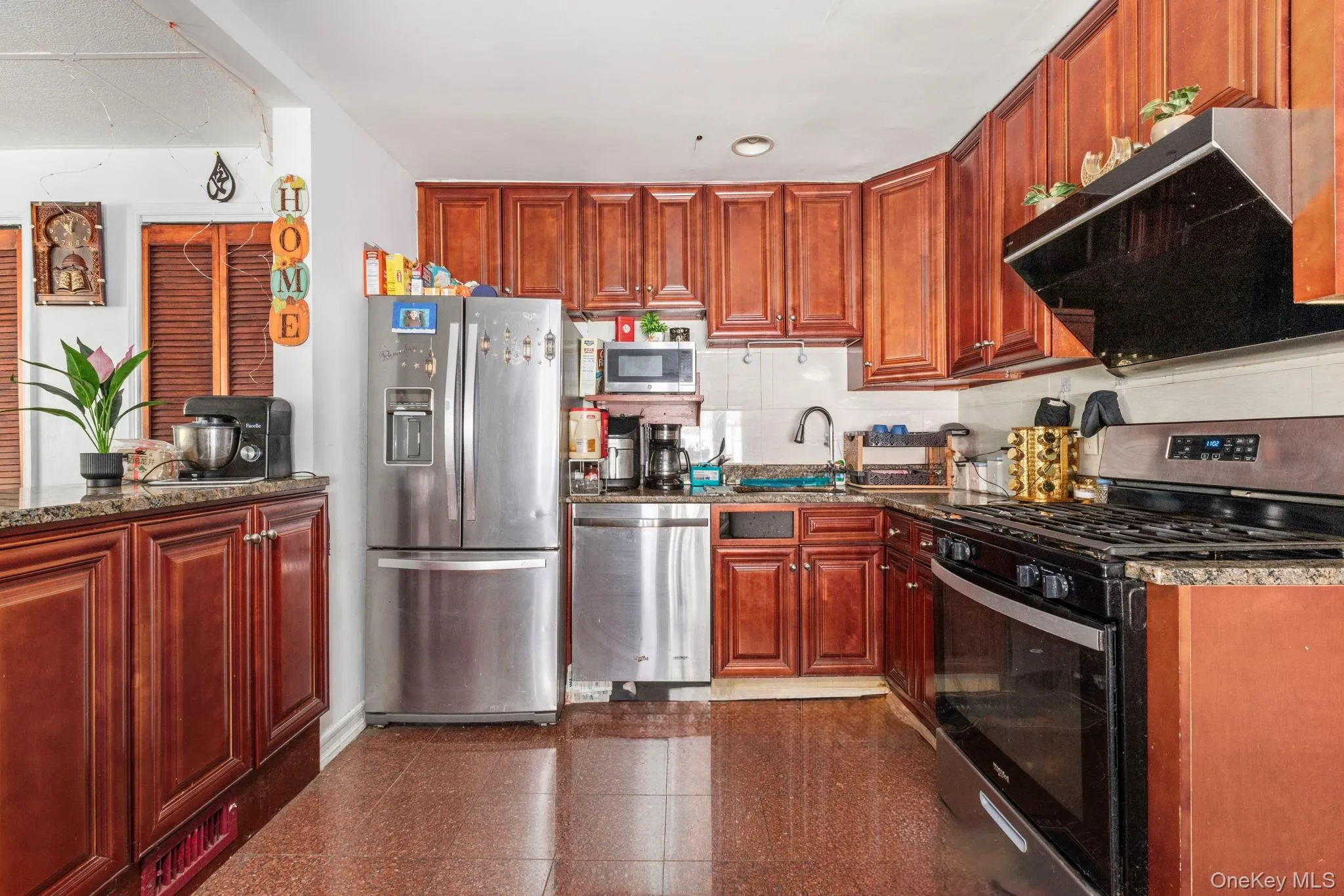 6722 211th Street, New York, NY, 3 Bedrooms Bedrooms, 6 Rooms Rooms,1 BathroomBathrooms,Residential,For Rent,211th,0,1011475 6722 211th Street, New York, NY, 3 Bedrooms Bedrooms, 6 Rooms Rooms,1 BathroomBathrooms,Residential,For Rent,211th,0,1011475