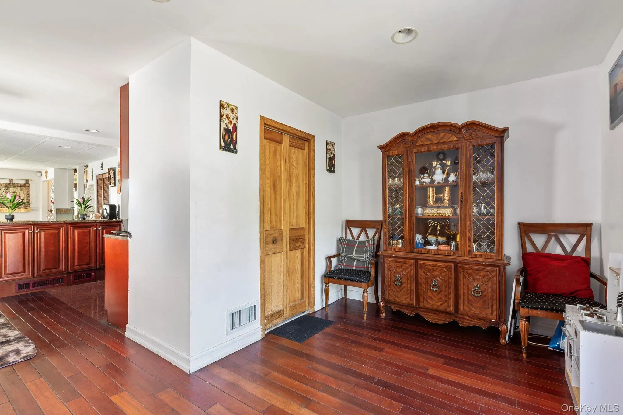 6722 211th Street, New York, NY, 3 Bedrooms Bedrooms, 6 Rooms Rooms,1 BathroomBathrooms,Residential,For Rent,211th,0,1011475 6722 211th Street, New York, NY, 3 Bedrooms Bedrooms, 6 Rooms Rooms,1 BathroomBathrooms,Residential,For Rent,211th,0,1011475