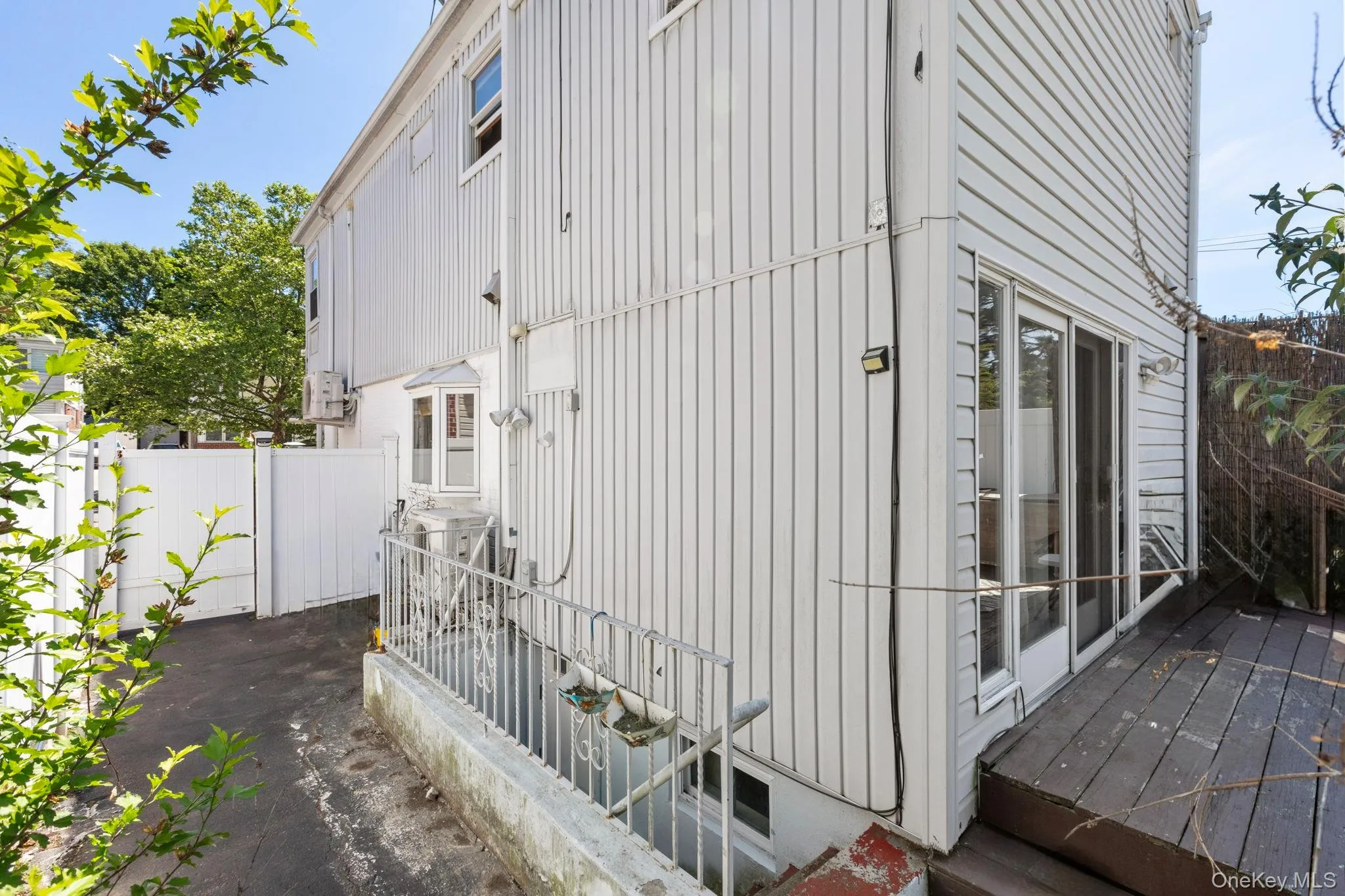 6722 211th Street, New York, NY, 3 Bedrooms Bedrooms, 6 Rooms Rooms,1 BathroomBathrooms,Residential,For Rent,211th,0,1011475 6722 211th Street, New York, NY, 3 Bedrooms Bedrooms, 6 Rooms Rooms,1 BathroomBathrooms,Residential,For Rent,211th,0,1011475