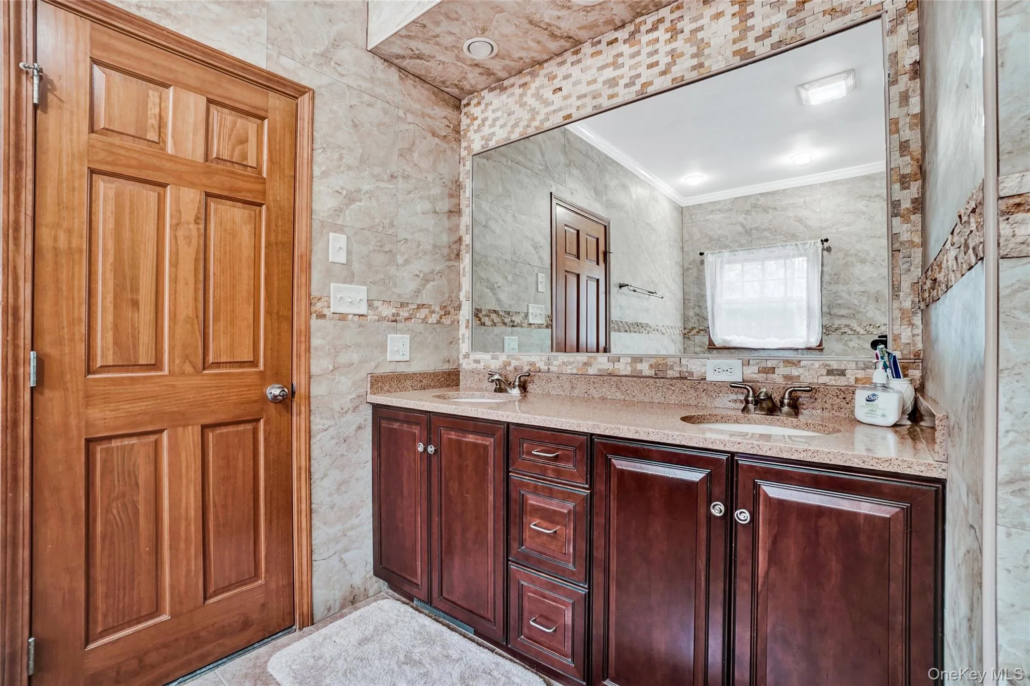 210 Grey Road, Fallsburg, NY, 8 Bedrooms Bedrooms, 18 Rooms Rooms,5 BathroomsBathrooms,Residential,For Rent,Grey,0,1011484 210 Grey Road, Fallsburg, NY, 8 Bedrooms Bedrooms, 18 Rooms Rooms,5 BathroomsBathrooms,Residential,For Rent,Grey,0,1011484
