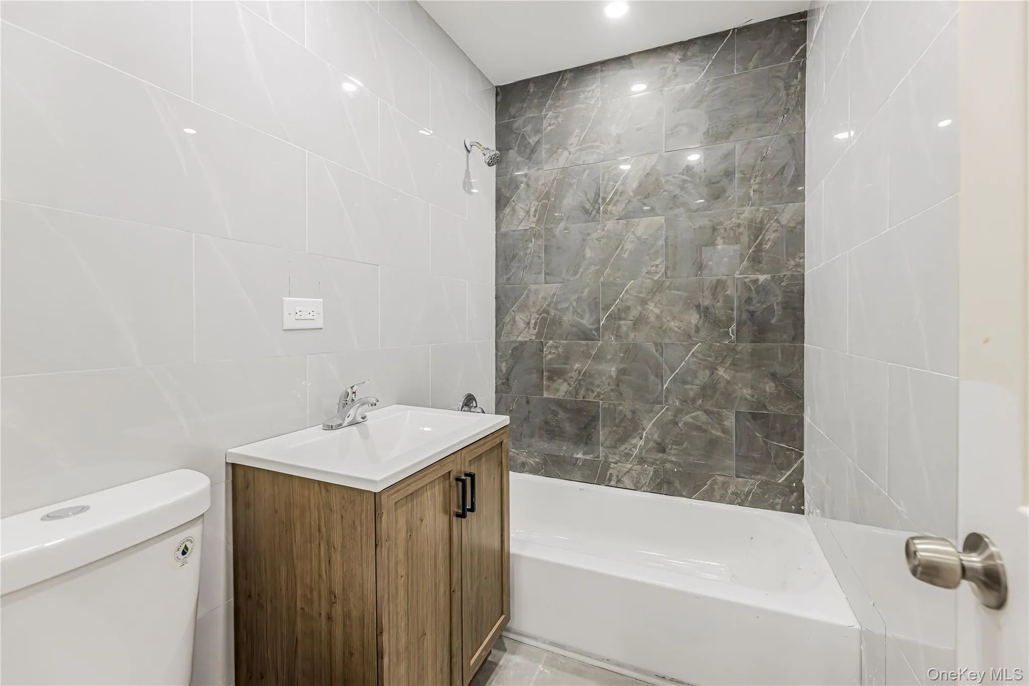 389 Jerome Street, New York, NY, 3 Bedrooms Bedrooms, 6 Rooms Rooms,1 BathroomBathrooms,Residential Lease,For Rent,Jerome,0,1011485 389 Jerome Street, New York, NY, 3 Bedrooms Bedrooms, 6 Rooms Rooms,1 BathroomBathrooms,Residential Lease,For Rent,Jerome,0,1011485
