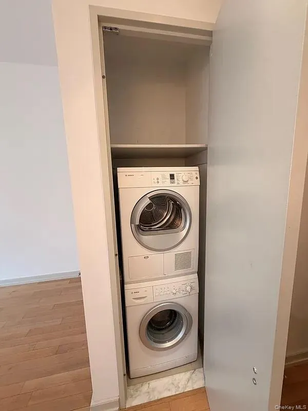 2145 44th Drive, New York, NY, 1 Room Rooms,1 BathroomBathrooms,Residential,For Rent,44th,0,1011491 2145 44th Drive, New York, NY, 1 Room Rooms,1 BathroomBathrooms,Residential,For Rent,44th,0,1011491