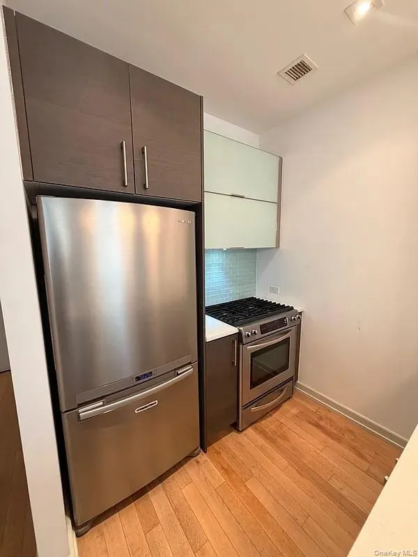 2145 44th Drive, New York, NY, 1 Room Rooms,1 BathroomBathrooms,Residential,For Rent,44th,0,1011491 2145 44th Drive, New York, NY, 1 Room Rooms,1 BathroomBathrooms,Residential,For Rent,44th,0,1011491
