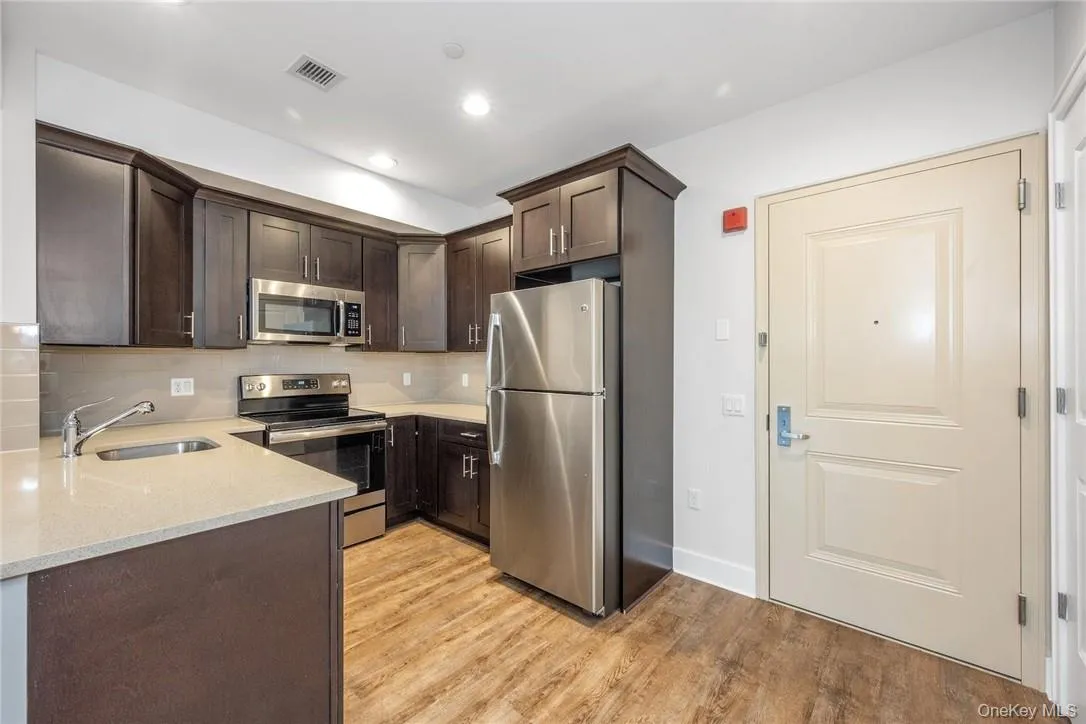 40 Jackson Avenue, Eastchester, NY, 1 Bedroom Bedrooms, 3 Rooms Rooms,1 BathroomBathrooms,Residential Lease,For Rent,Jackson,0,1011494 40 Jackson Avenue, Eastchester, NY, 1 Bedroom Bedrooms, 3 Rooms Rooms,1 BathroomBathrooms,Residential Lease,For Rent,Jackson,0,1011494