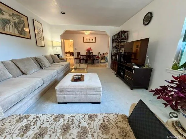 213-02 75th Avenue, New York, NY, 2 Bedrooms Bedrooms, 4 Rooms Rooms,1 BathroomBathrooms,Residential,For Rent,75th,0,1011497 213-02 75th Avenue, New York, NY, 2 Bedrooms Bedrooms, 4 Rooms Rooms,1 BathroomBathrooms,Residential,For Rent,75th,0,1011497