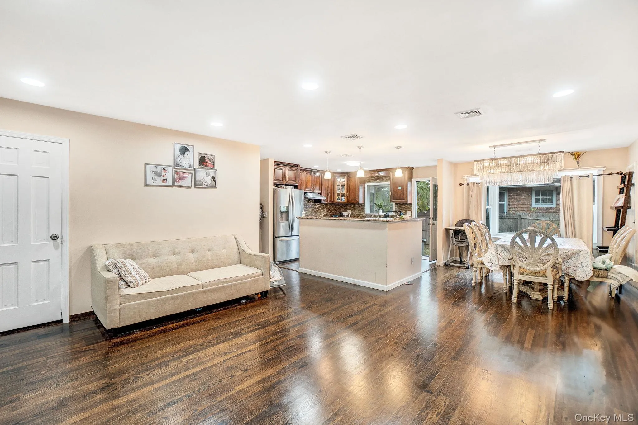 57 1st Street, Oyster Bay, NY, 5 Bedrooms Bedrooms, 9 Rooms Rooms,3 BathroomsBathrooms,Residential,For Rent,1st,0,1011505 57 1st Street, Oyster Bay, NY, 5 Bedrooms Bedrooms, 9 Rooms Rooms,3 BathroomsBathrooms,Residential,For Rent,1st,0,1011505