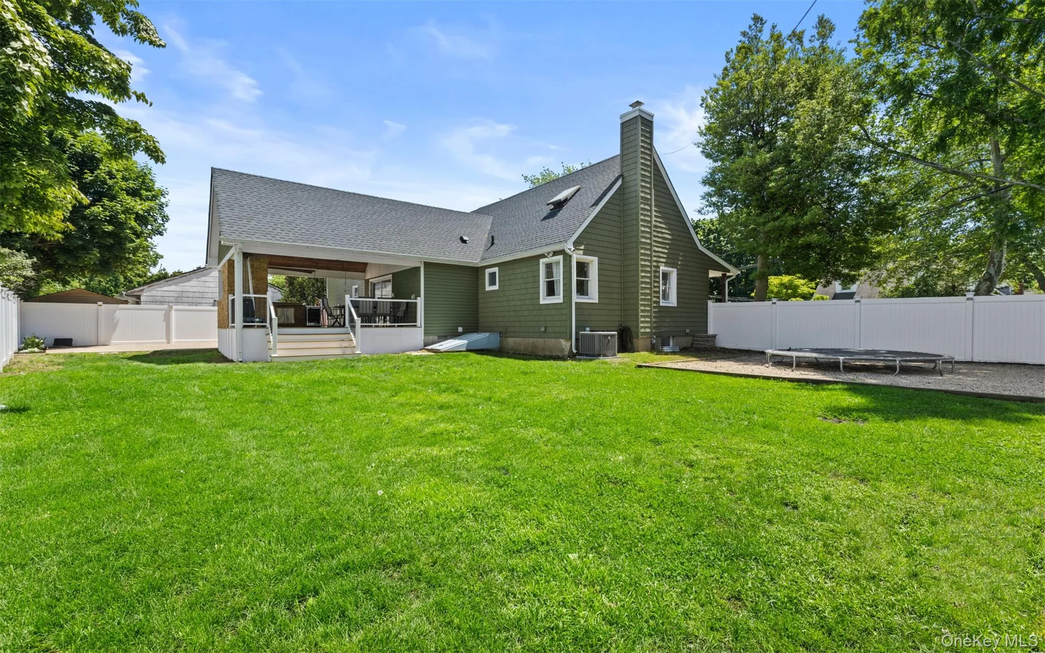 1 Aspen Avenue, Huntington, NY, 4 Bedrooms Bedrooms, 11 Rooms Rooms,3 BathroomsBathrooms,Residential,For Rent,Aspen,0,1011515 1 Aspen Avenue, Huntington, NY, 4 Bedrooms Bedrooms, 11 Rooms Rooms,3 BathroomsBathrooms,Residential,For Rent,Aspen,0,1011515