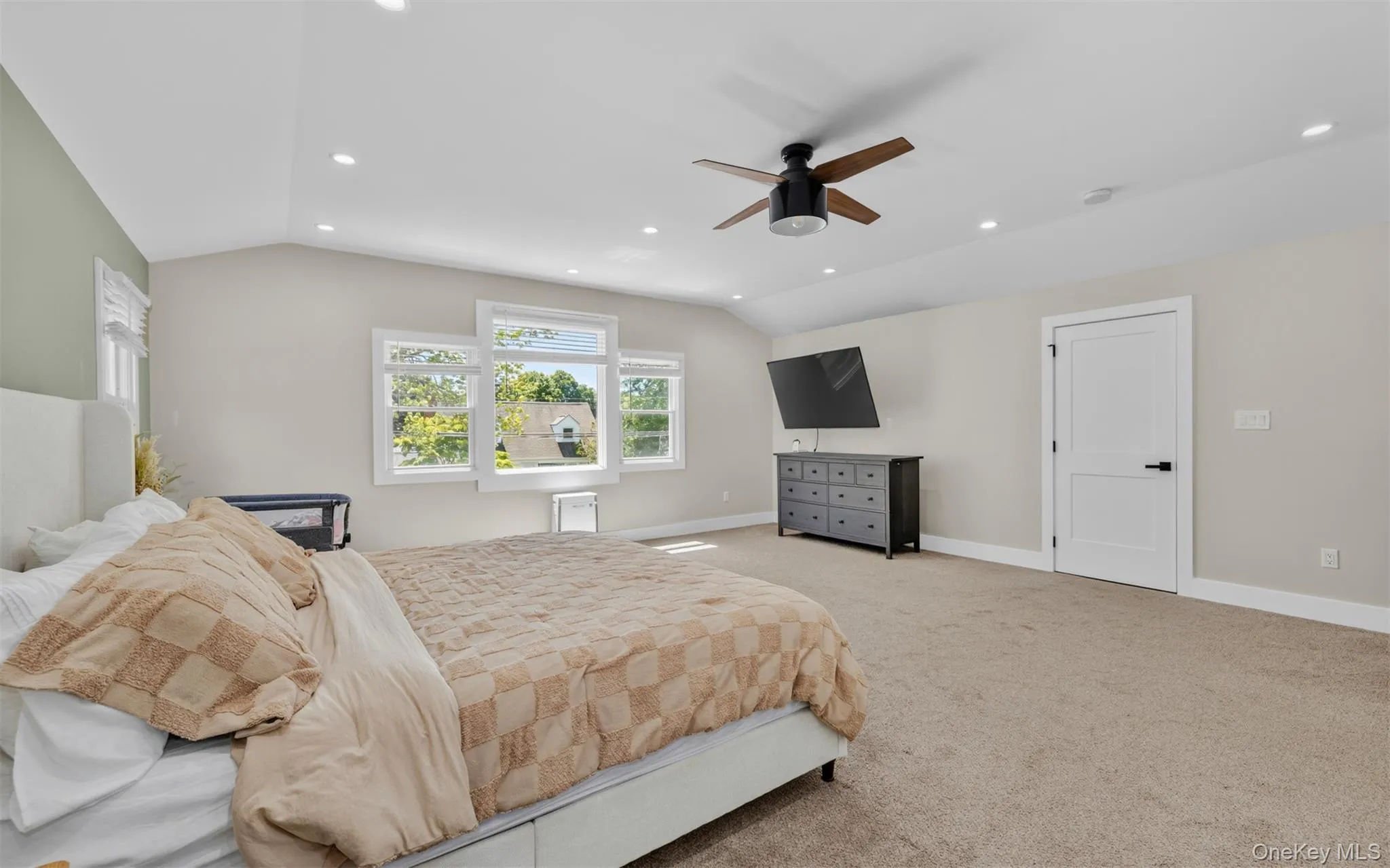 1 Aspen Avenue, Huntington, NY, 4 Bedrooms Bedrooms, 11 Rooms Rooms,3 BathroomsBathrooms,Residential,For Rent,Aspen,0,1011515 1 Aspen Avenue, Huntington, NY, 4 Bedrooms Bedrooms, 11 Rooms Rooms,3 BathroomsBathrooms,Residential,For Rent,Aspen,0,1011515
