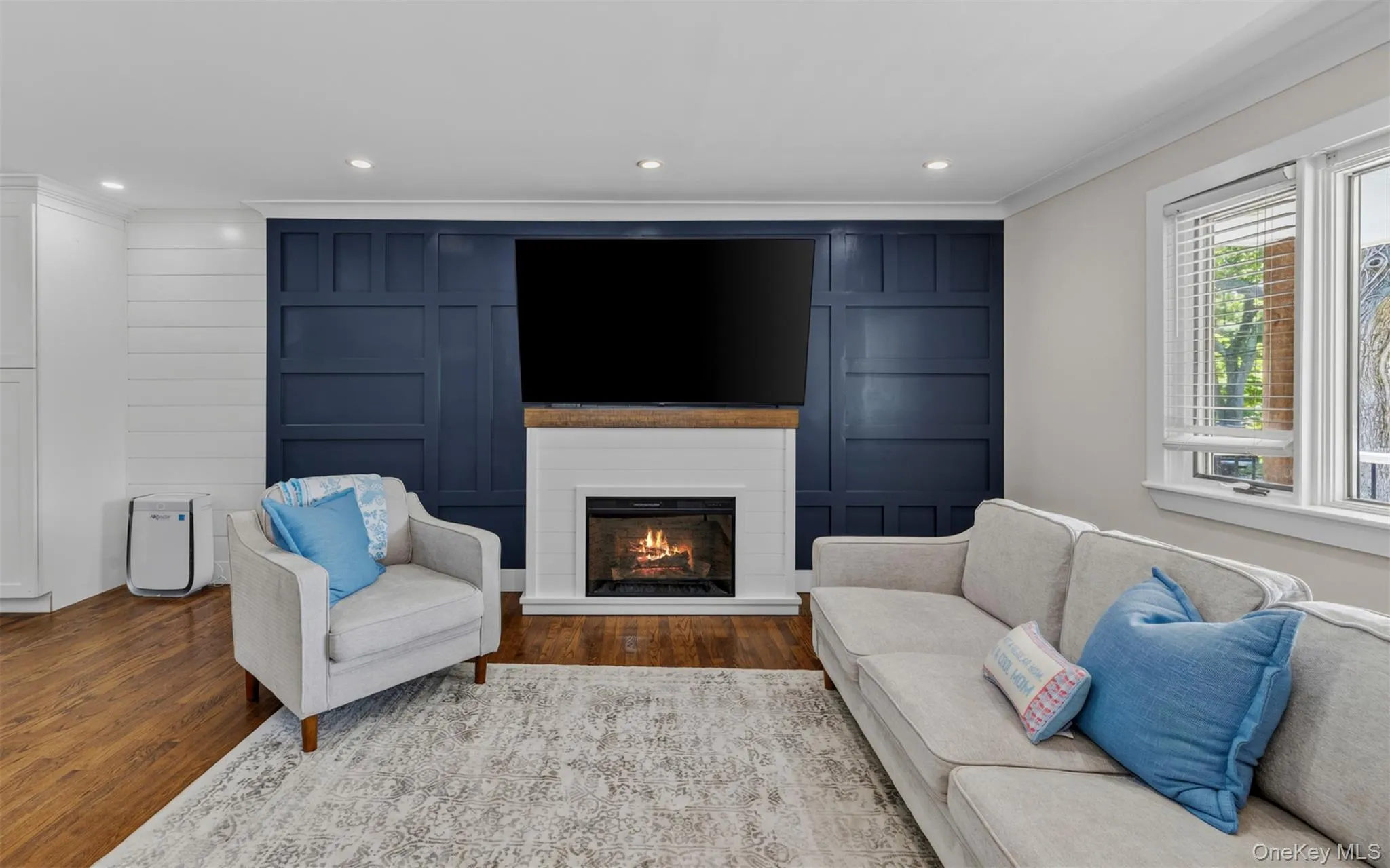 1 Aspen Avenue, Huntington, NY, 4 Bedrooms Bedrooms, 11 Rooms Rooms,3 BathroomsBathrooms,Residential,For Rent,Aspen,0,1011515 1 Aspen Avenue, Huntington, NY, 4 Bedrooms Bedrooms, 11 Rooms Rooms,3 BathroomsBathrooms,Residential,For Rent,Aspen,0,1011515