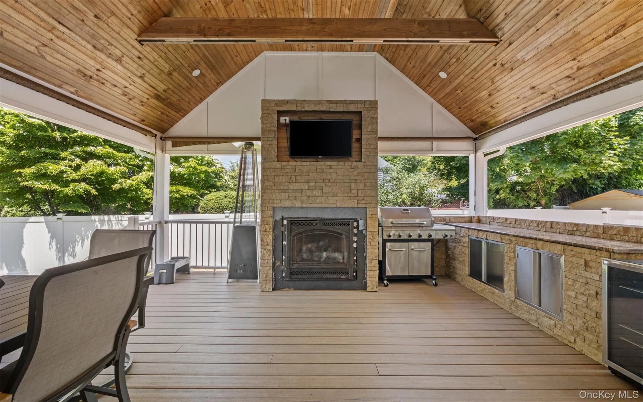 1 Aspen Avenue, Huntington, NY, 4 Bedrooms Bedrooms, 11 Rooms Rooms,3 BathroomsBathrooms,Residential,For Rent,Aspen,0,1011515 1 Aspen Avenue, Huntington, NY, 4 Bedrooms Bedrooms, 11 Rooms Rooms,3 BathroomsBathrooms,Residential,For Rent,Aspen,0,1011515