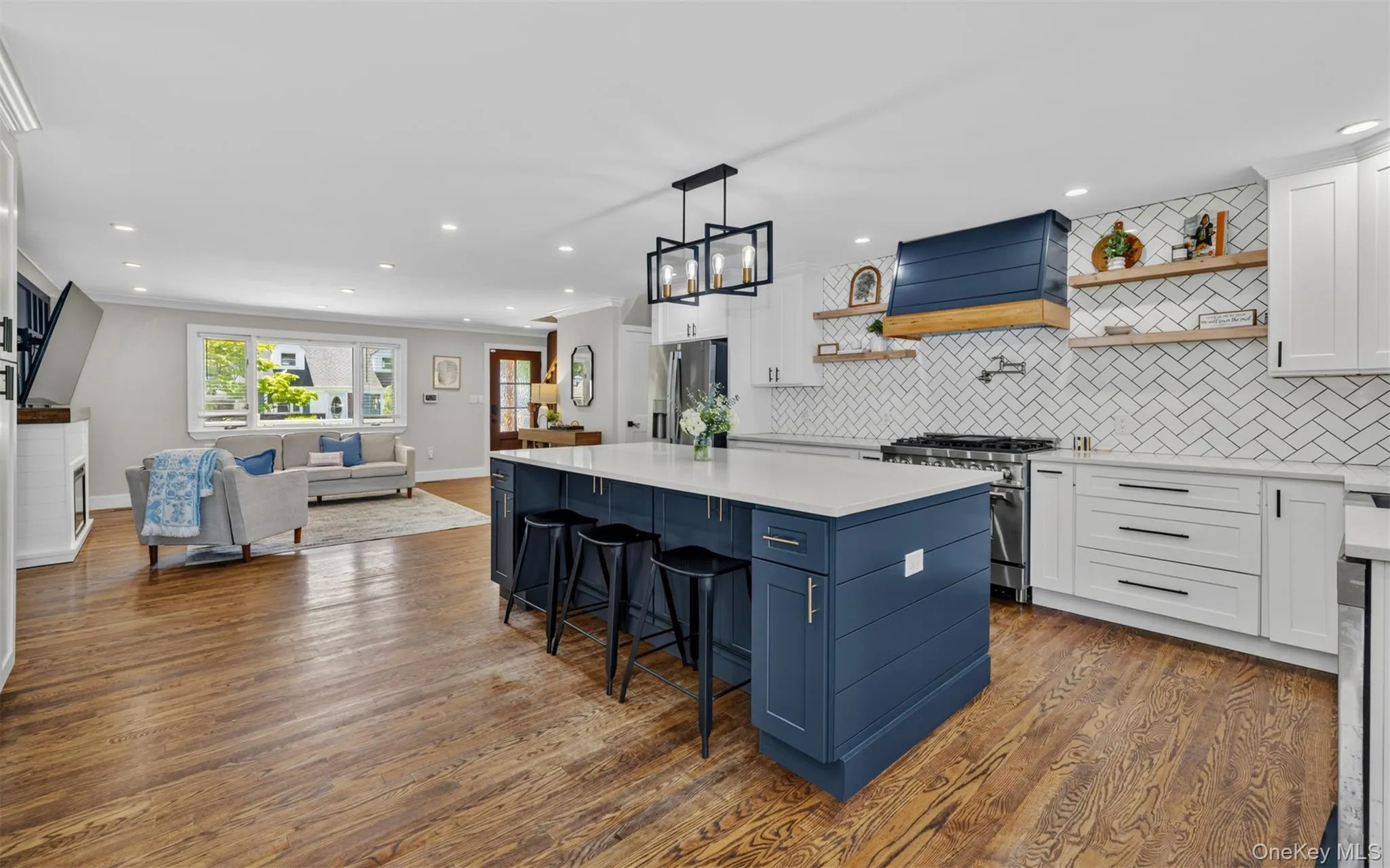 1 Aspen Avenue, Huntington, NY, 4 Bedrooms Bedrooms, 11 Rooms Rooms,3 BathroomsBathrooms,Residential,For Rent,Aspen,0,1011515 1 Aspen Avenue, Huntington, NY, 4 Bedrooms Bedrooms, 11 Rooms Rooms,3 BathroomsBathrooms,Residential,For Rent,Aspen,0,1011515