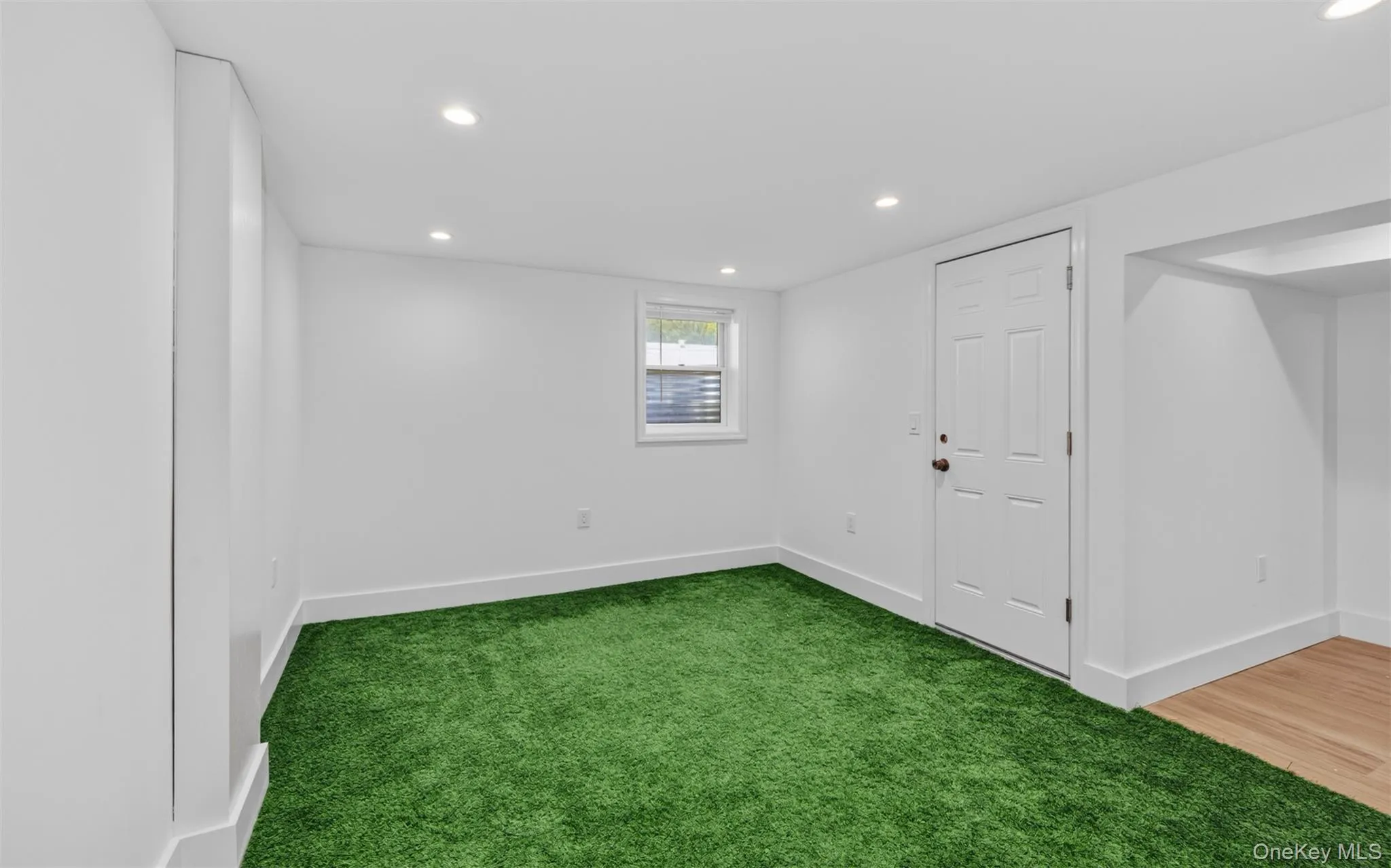 1 Aspen Avenue, Huntington, NY, 4 Bedrooms Bedrooms, 11 Rooms Rooms,3 BathroomsBathrooms,Residential,For Rent,Aspen,0,1011515 1 Aspen Avenue, Huntington, NY, 4 Bedrooms Bedrooms, 11 Rooms Rooms,3 BathroomsBathrooms,Residential,For Rent,Aspen,0,1011515