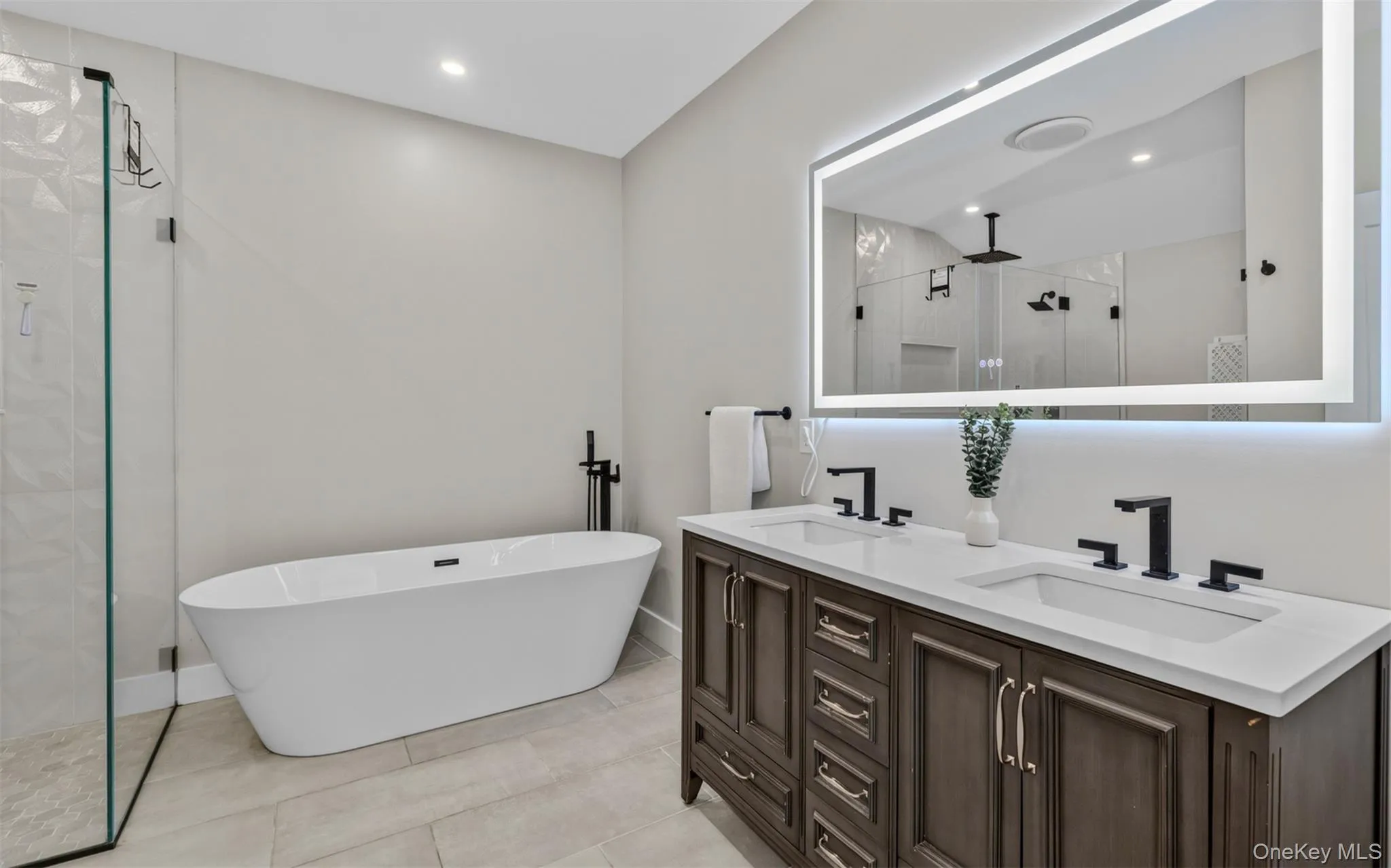 1 Aspen Avenue, Huntington, NY, 4 Bedrooms Bedrooms, 11 Rooms Rooms,3 BathroomsBathrooms,Residential,For Rent,Aspen,0,1011515 1 Aspen Avenue, Huntington, NY, 4 Bedrooms Bedrooms, 11 Rooms Rooms,3 BathroomsBathrooms,Residential,For Rent,Aspen,0,1011515