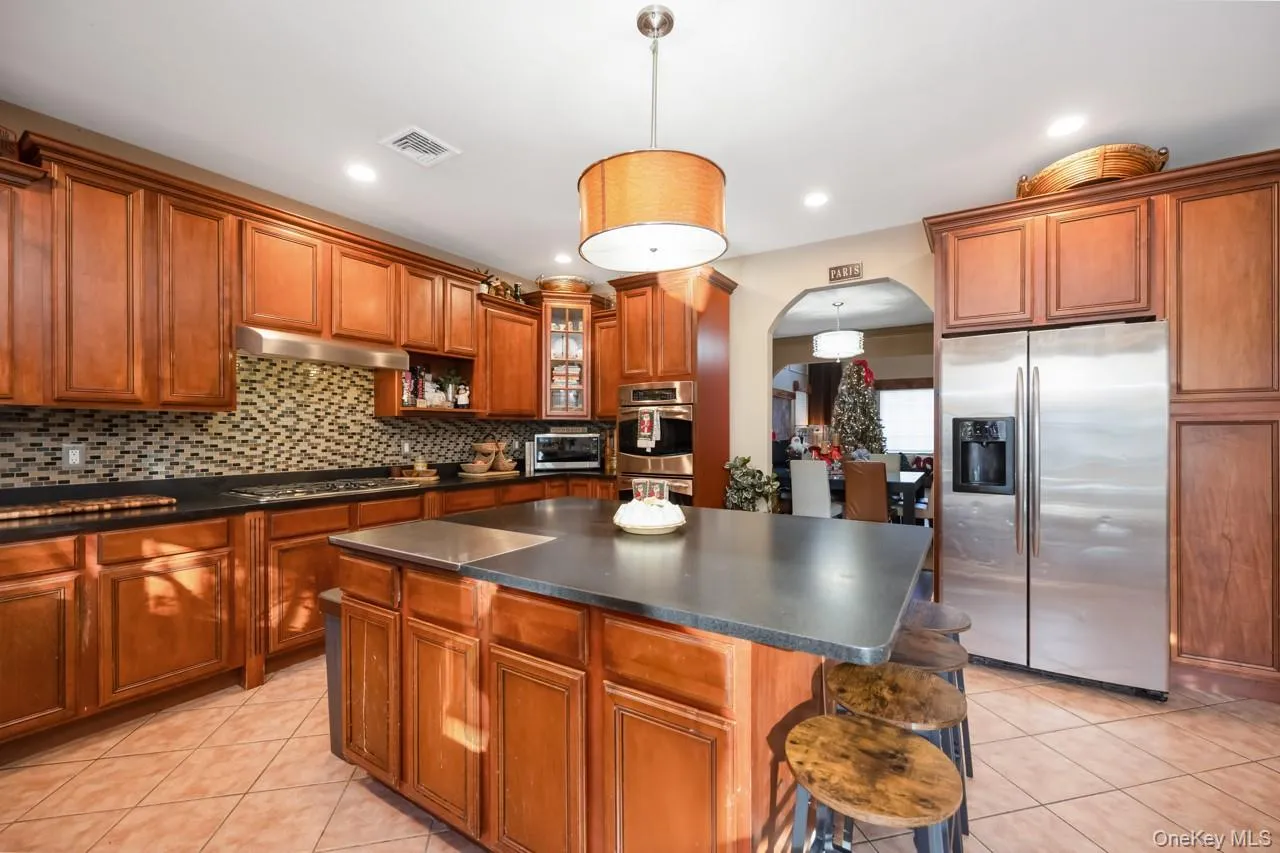 1680 lake Avenue, Hempstead, NY, 6 Bedrooms Bedrooms, 12 Rooms Rooms,5 BathroomsBathrooms,Residential,For Rent,lake,0,1011517 1680 lake Avenue, Hempstead, NY, 6 Bedrooms Bedrooms, 12 Rooms Rooms,5 BathroomsBathrooms,Residential,For Rent,lake,0,1011517