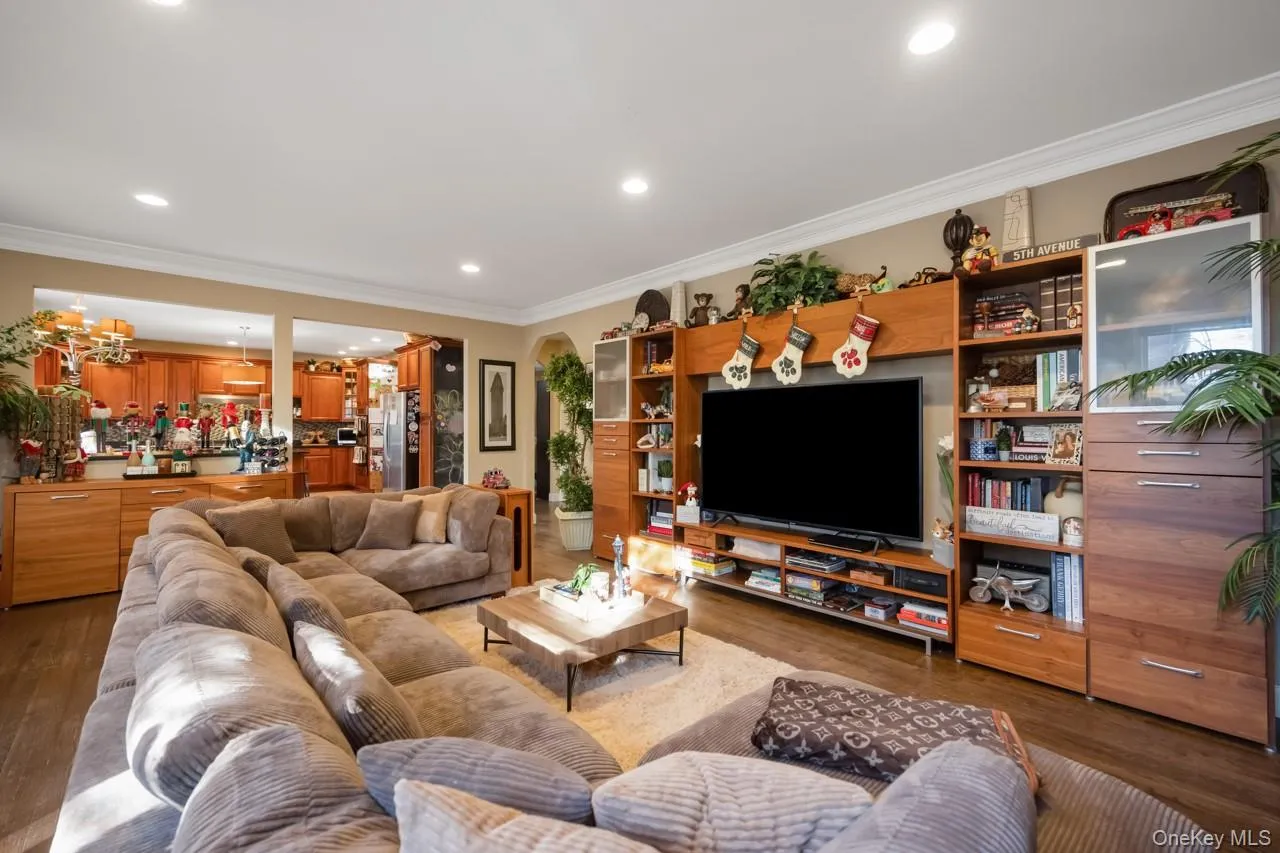 1680 lake Avenue, Hempstead, NY, 6 Bedrooms Bedrooms, 12 Rooms Rooms,5 BathroomsBathrooms,Residential,For Rent,lake,0,1011517 1680 lake Avenue, Hempstead, NY, 6 Bedrooms Bedrooms, 12 Rooms Rooms,5 BathroomsBathrooms,Residential,For Rent,lake,0,1011517