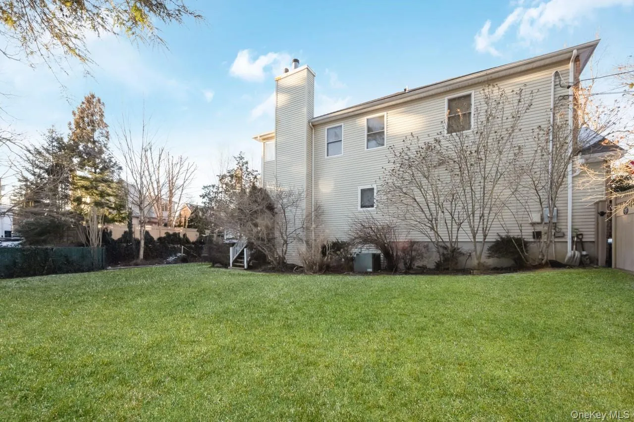 1680 lake Avenue, Hempstead, NY, 6 Bedrooms Bedrooms, 12 Rooms Rooms,5 BathroomsBathrooms,Residential,For Rent,lake,0,1011517 1680 lake Avenue, Hempstead, NY, 6 Bedrooms Bedrooms, 12 Rooms Rooms,5 BathroomsBathrooms,Residential,For Rent,lake,0,1011517