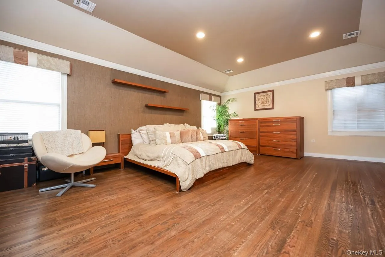 1680 lake Avenue, Hempstead, NY, 6 Bedrooms Bedrooms, 12 Rooms Rooms,5 BathroomsBathrooms,Residential,For Rent,lake,0,1011517 1680 lake Avenue, Hempstead, NY, 6 Bedrooms Bedrooms, 12 Rooms Rooms,5 BathroomsBathrooms,Residential,For Rent,lake,0,1011517