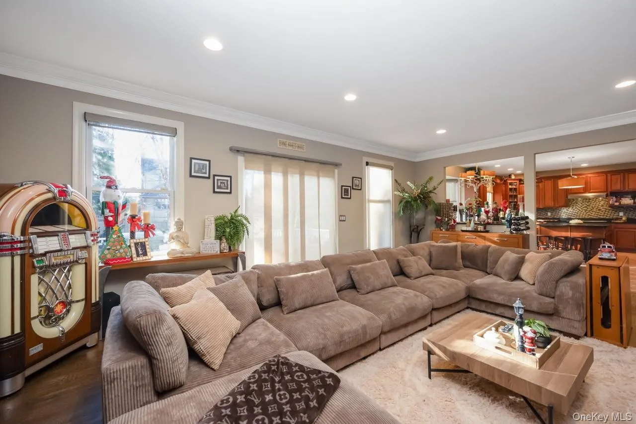 1680 lake Avenue, Hempstead, NY, 6 Bedrooms Bedrooms, 12 Rooms Rooms,5 BathroomsBathrooms,Residential,For Rent,lake,0,1011517 1680 lake Avenue, Hempstead, NY, 6 Bedrooms Bedrooms, 12 Rooms Rooms,5 BathroomsBathrooms,Residential,For Rent,lake,0,1011517