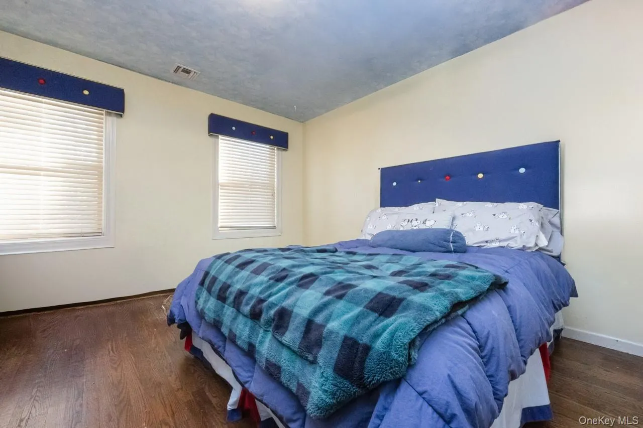 1680 lake Avenue, Hempstead, NY, 6 Bedrooms Bedrooms, 12 Rooms Rooms,5 BathroomsBathrooms,Residential,For Rent,lake,0,1011517 1680 lake Avenue, Hempstead, NY, 6 Bedrooms Bedrooms, 12 Rooms Rooms,5 BathroomsBathrooms,Residential,For Rent,lake,0,1011517