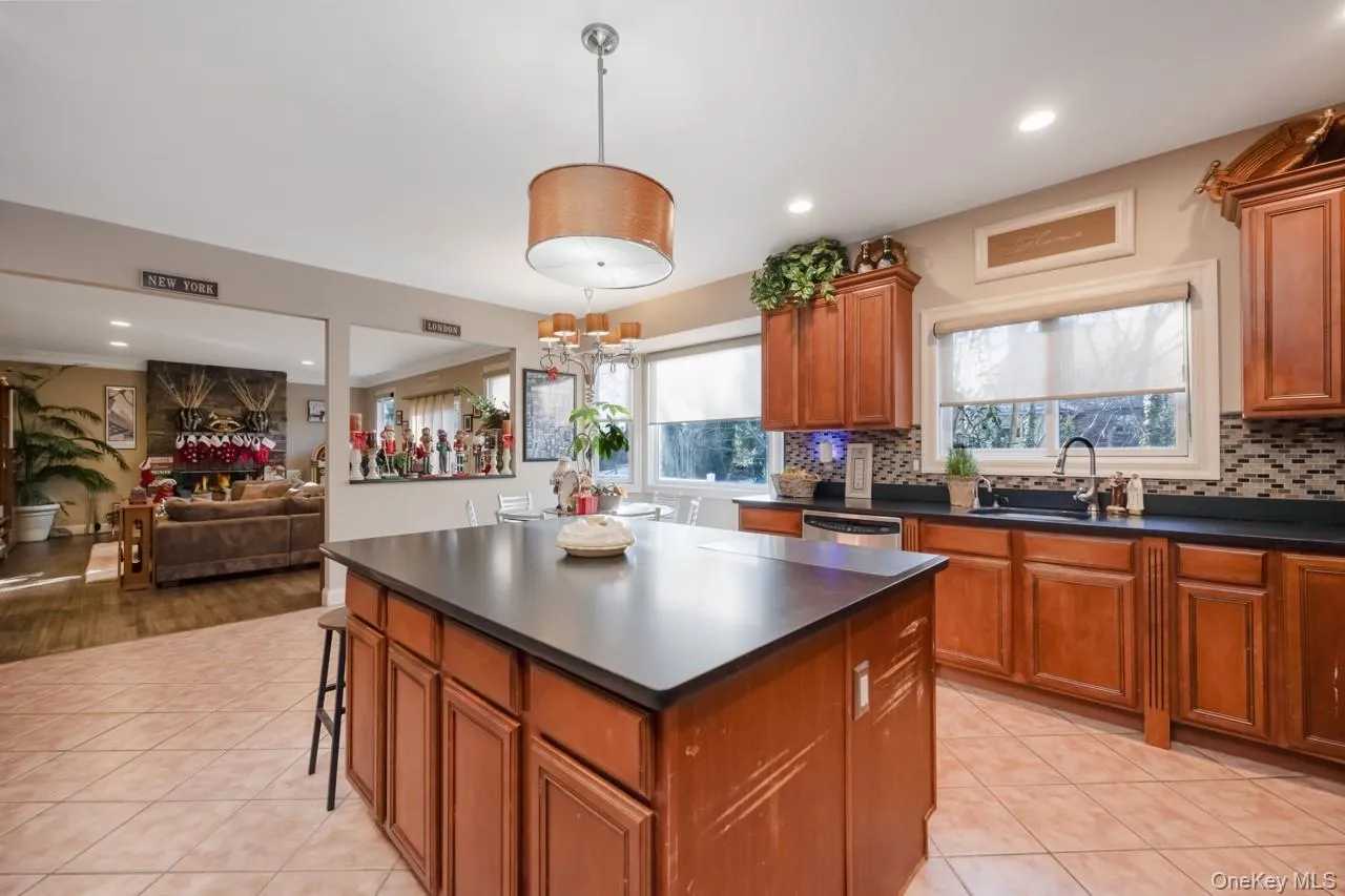 1680 lake Avenue, Hempstead, NY, 6 Bedrooms Bedrooms, 12 Rooms Rooms,5 BathroomsBathrooms,Residential,For Rent,lake,0,1011517 1680 lake Avenue, Hempstead, NY, 6 Bedrooms Bedrooms, 12 Rooms Rooms,5 BathroomsBathrooms,Residential,For Rent,lake,0,1011517