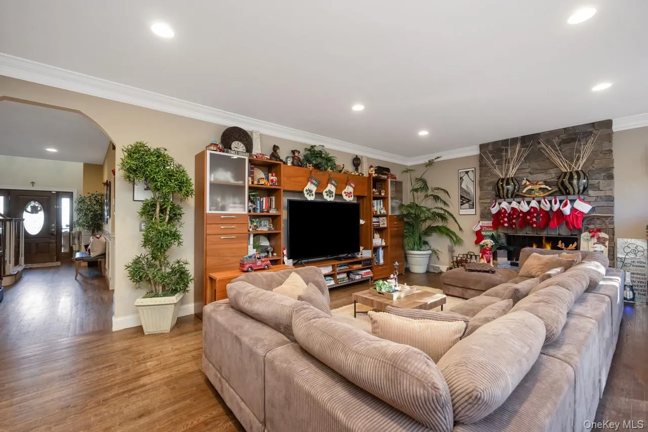 1680 lake Avenue, Hempstead, NY, 6 Bedrooms Bedrooms, 12 Rooms Rooms,5 BathroomsBathrooms,Residential,For Rent,lake,0,1011517 1680 lake Avenue, Hempstead, NY, 6 Bedrooms Bedrooms, 12 Rooms Rooms,5 BathroomsBathrooms,Residential,For Rent,lake,0,1011517
