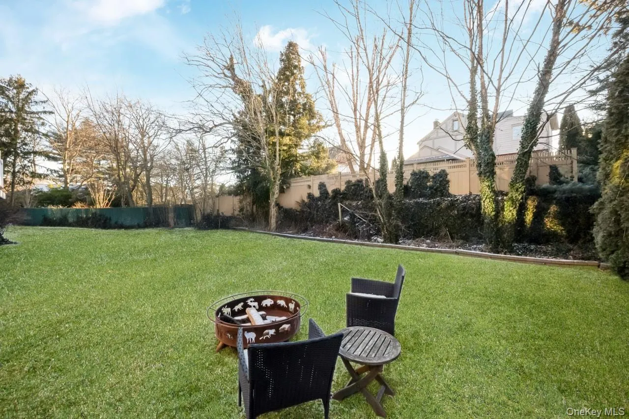 1680 lake Avenue, Hempstead, NY, 6 Bedrooms Bedrooms, 12 Rooms Rooms,5 BathroomsBathrooms,Residential,For Rent,lake,0,1011517 1680 lake Avenue, Hempstead, NY, 6 Bedrooms Bedrooms, 12 Rooms Rooms,5 BathroomsBathrooms,Residential,For Rent,lake,0,1011517