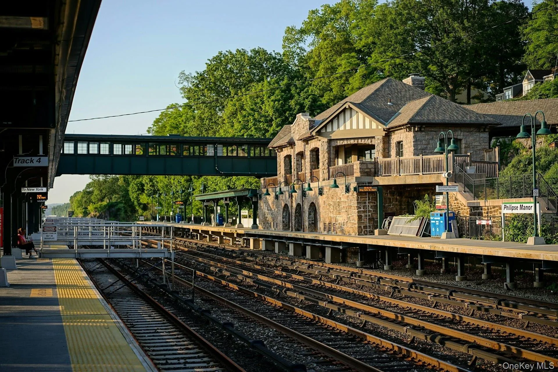 Philipse Manor Metro-North train station near to Webber Park Philipse Manor Metro-North train station near to Webber Park