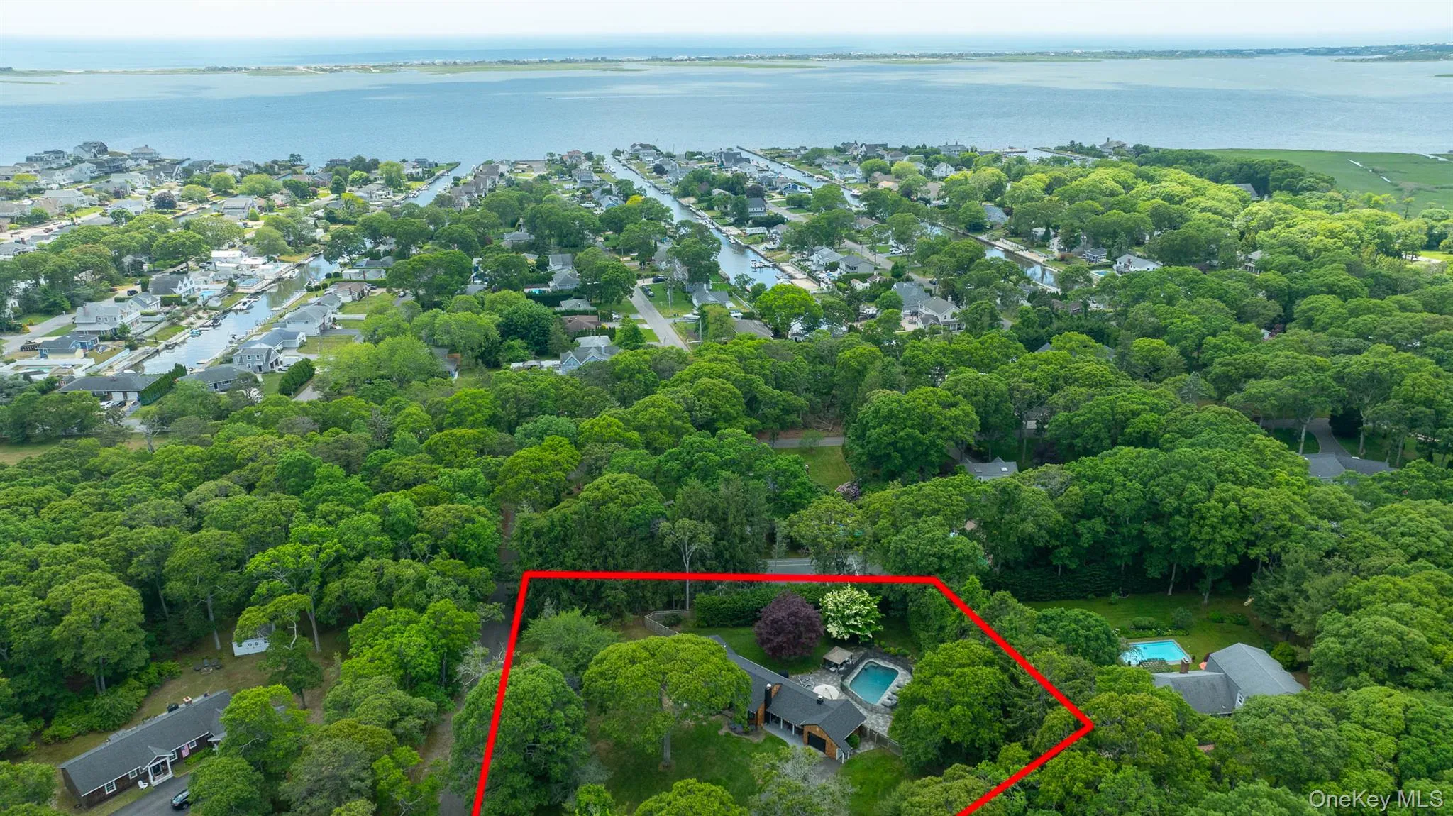 19 Groveland Avenue, Southampton, NY, 3 Bedrooms Bedrooms, 6 Rooms Rooms,3 BathroomsBathrooms,Residential,For Rent,Groveland,0,1011535 19 Groveland Avenue, Southampton, NY, 3 Bedrooms Bedrooms, 6 Rooms Rooms,3 BathroomsBathrooms,Residential,For Rent,Groveland,0,1011535