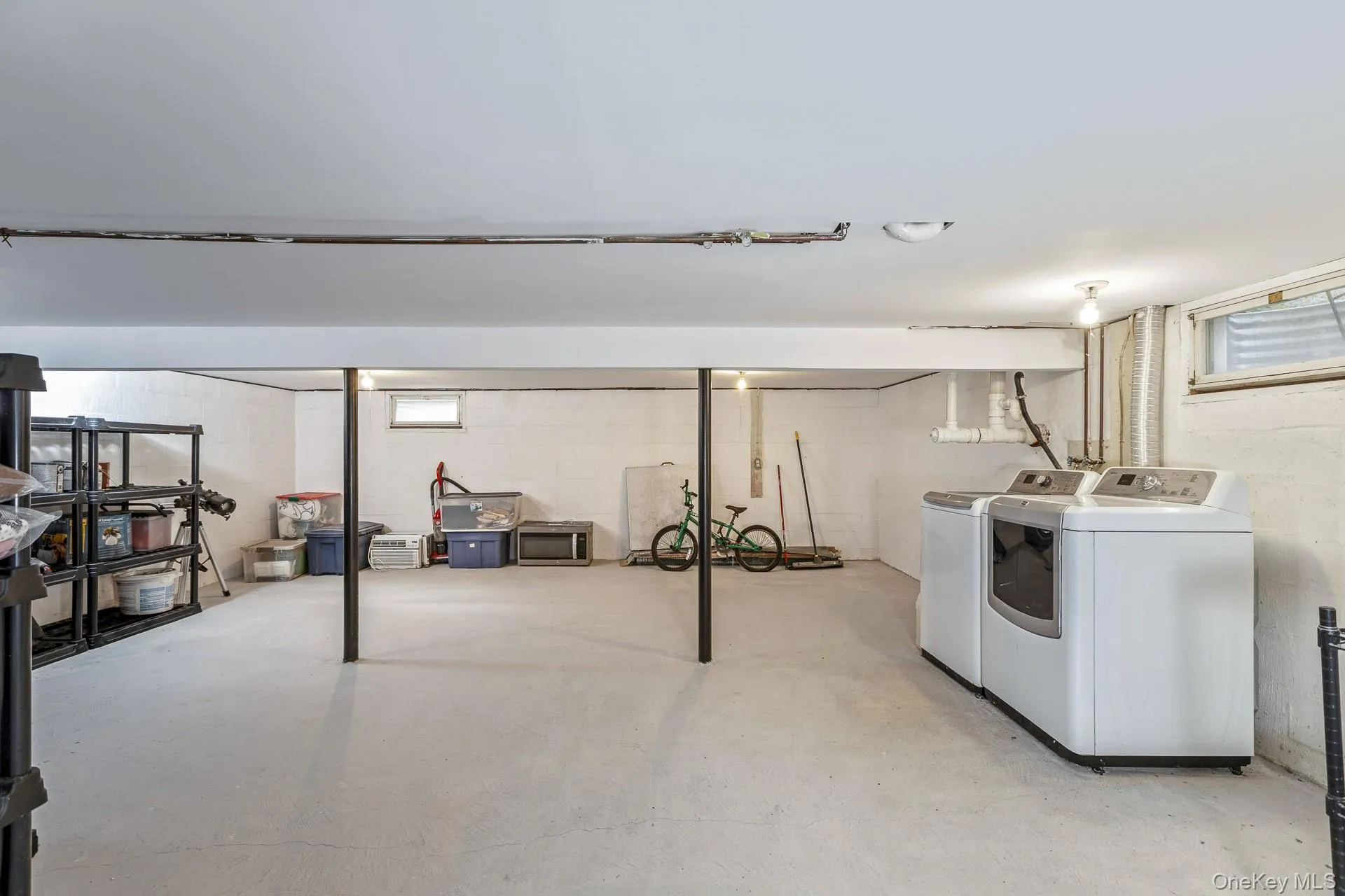 19 Groveland Avenue, Southampton, NY, 3 Bedrooms Bedrooms, 6 Rooms Rooms,3 BathroomsBathrooms,Residential,For Rent,Groveland,0,1011535 19 Groveland Avenue, Southampton, NY, 3 Bedrooms Bedrooms, 6 Rooms Rooms,3 BathroomsBathrooms,Residential,For Rent,Groveland,0,1011535