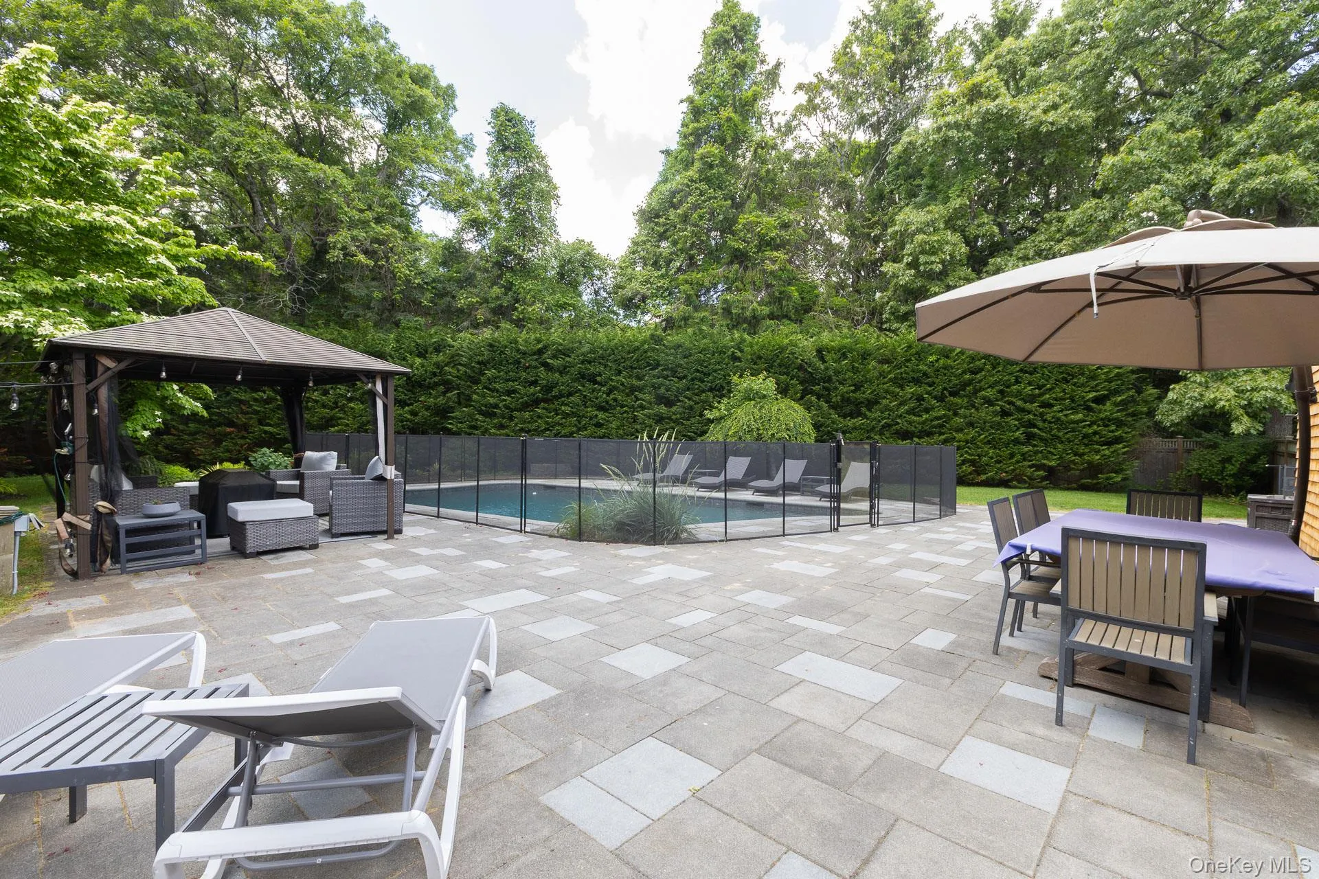 Spacious paver patio Spacious paver patio