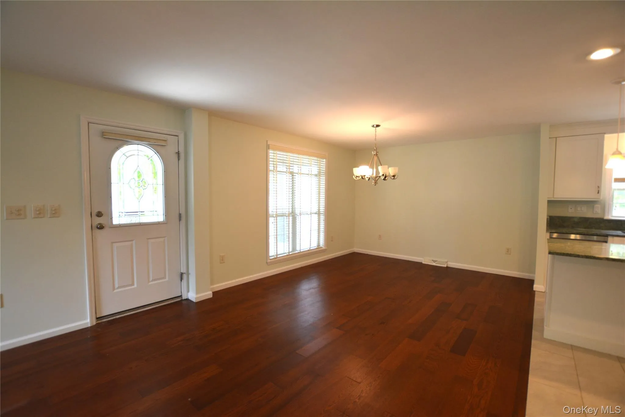 1661 Old Country Road, Riverhead, NY, 2 Bedrooms Bedrooms, 5 Rooms Rooms,2 BathroomsBathrooms,Residential,For Rent,Old Country Road,0,1011541 1661 Old Country Road, Riverhead, NY, 2 Bedrooms Bedrooms, 5 Rooms Rooms,2 BathroomsBathrooms,Residential,For Rent,Old Country Road,0,1011541
