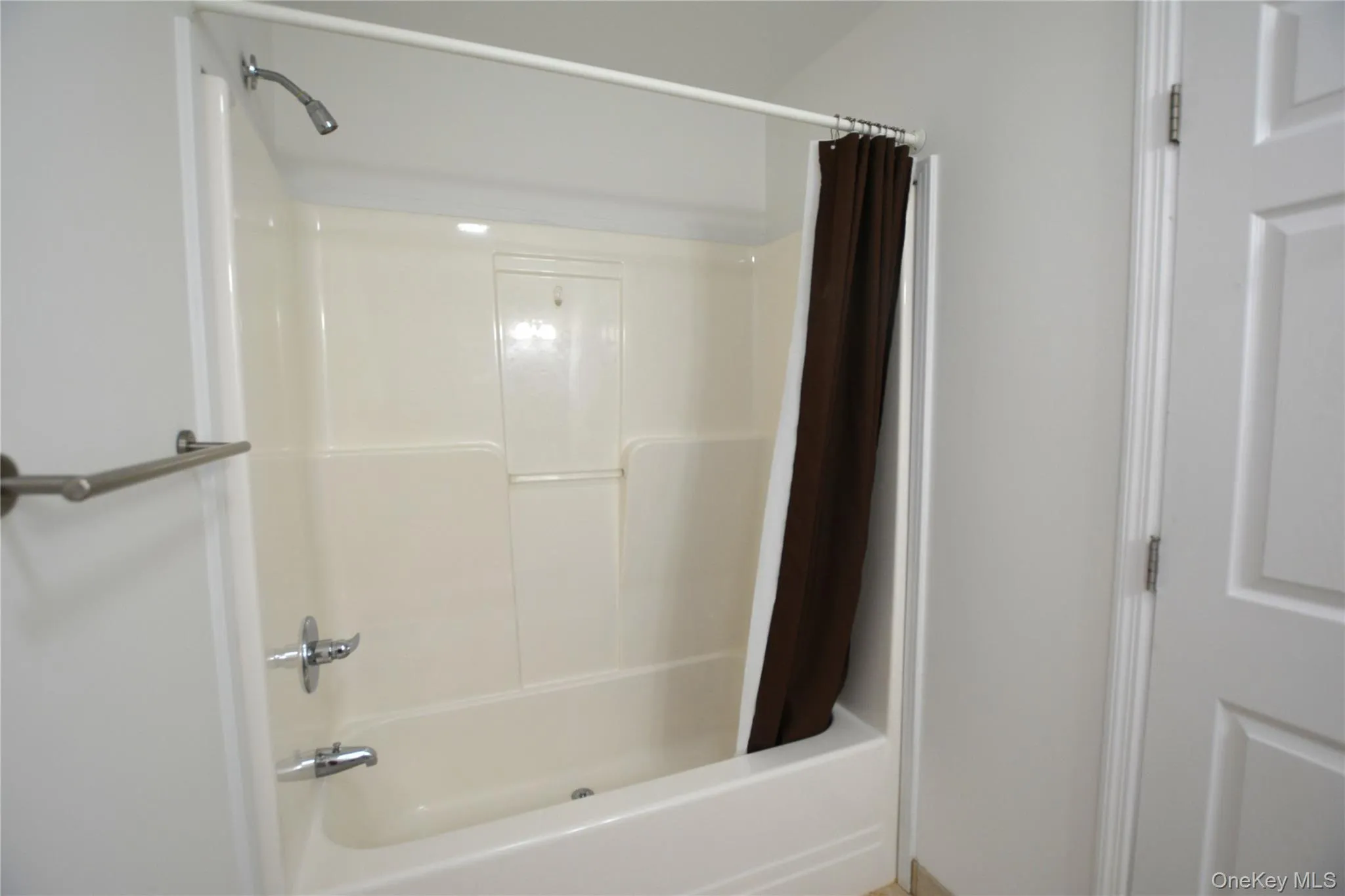 1661 Old Country Road, Riverhead, NY, 2 Bedrooms Bedrooms, 5 Rooms Rooms,2 BathroomsBathrooms,Residential,For Rent,Old Country Road,0,1011541 1661 Old Country Road, Riverhead, NY, 2 Bedrooms Bedrooms, 5 Rooms Rooms,2 BathroomsBathrooms,Residential,For Rent,Old Country Road,0,1011541