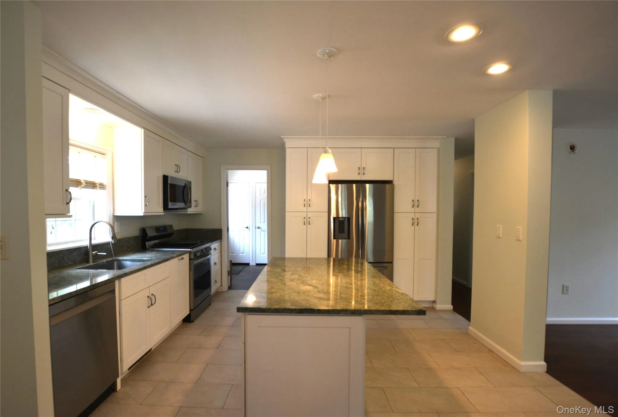 1661 Old Country Road, Riverhead, NY, 2 Bedrooms Bedrooms, 5 Rooms Rooms,2 BathroomsBathrooms,Residential,For Rent,Old Country Road,0,1011541 1661 Old Country Road, Riverhead, NY, 2 Bedrooms Bedrooms, 5 Rooms Rooms,2 BathroomsBathrooms,Residential,For Rent,Old Country Road,0,1011541