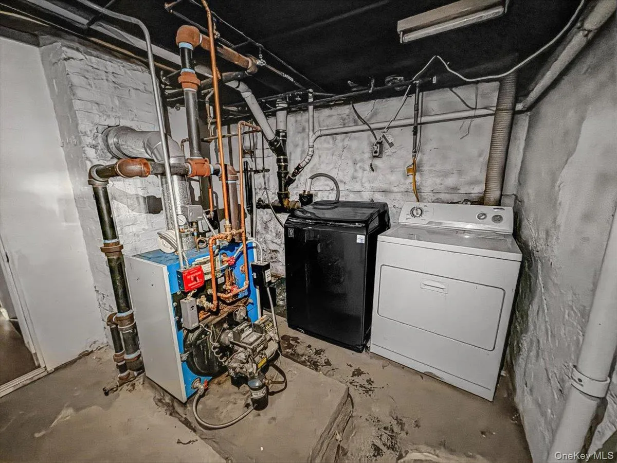 15 Depan Avenue, Hempstead, NY, 3 Bedrooms Bedrooms, 6 Rooms Rooms,2 BathroomsBathrooms,Residential,For Rent,Depan,0,1011543 15 Depan Avenue, Hempstead, NY, 3 Bedrooms Bedrooms, 6 Rooms Rooms,2 BathroomsBathrooms,Residential,For Rent,Depan,0,1011543